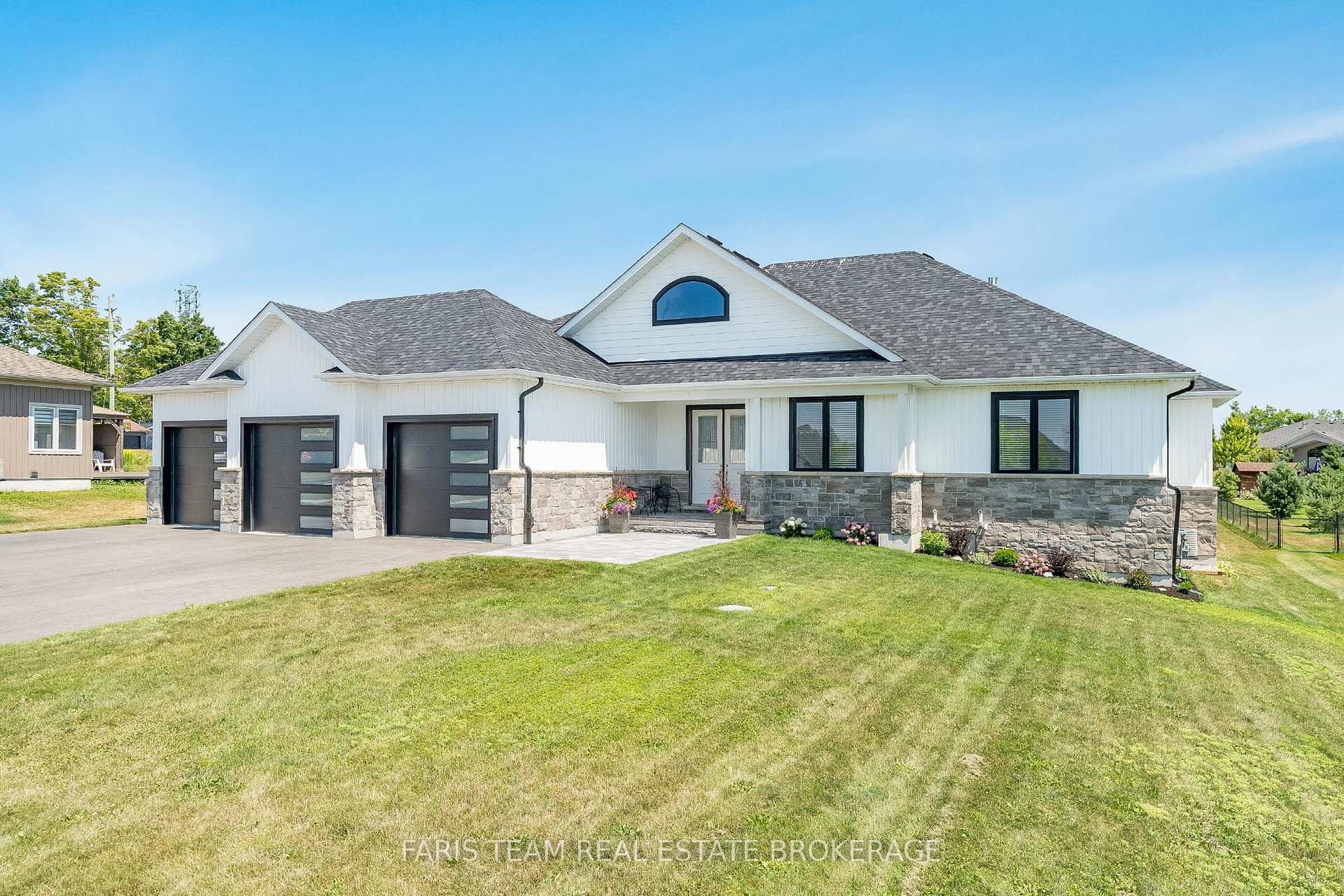 5 Breanna Boulevard, Oro-Medonte, ON L3V 6H2 — Oro-Medonte, Ontario