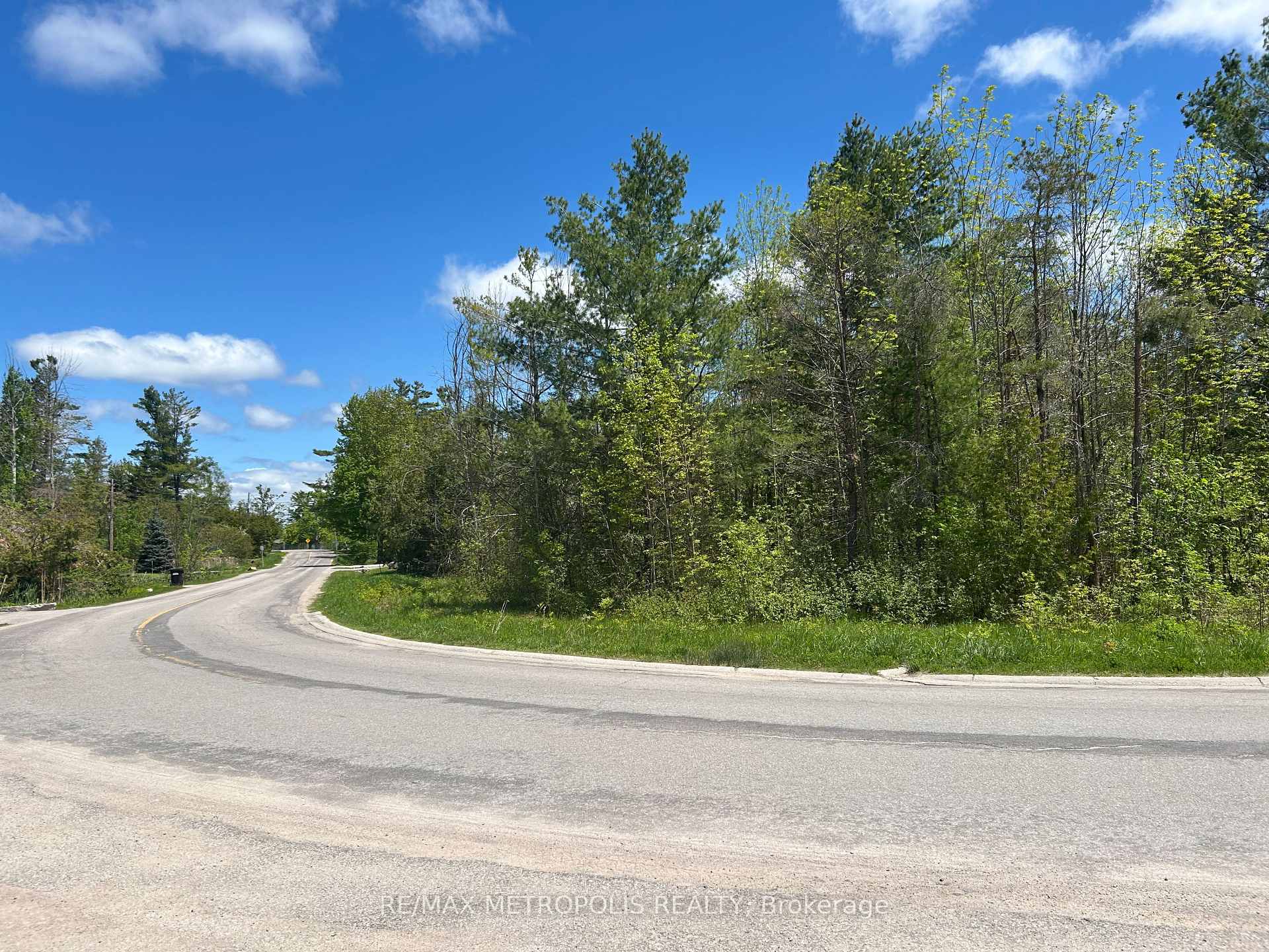 593 Lakeshore Road E, Oro-Medonte — photo 3 of 5