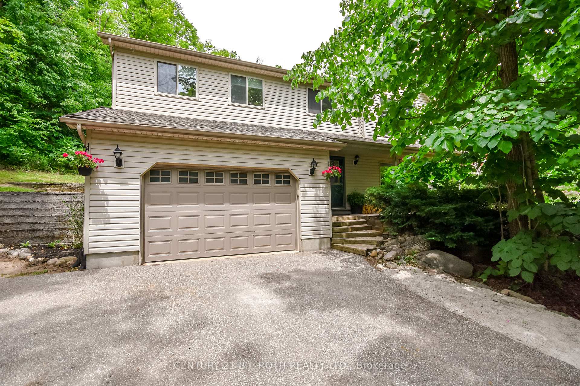 29 ALGONQUIN Trail, Oro-Medonte, ON L0K 1E0 — Oro-Medonte, Ontario