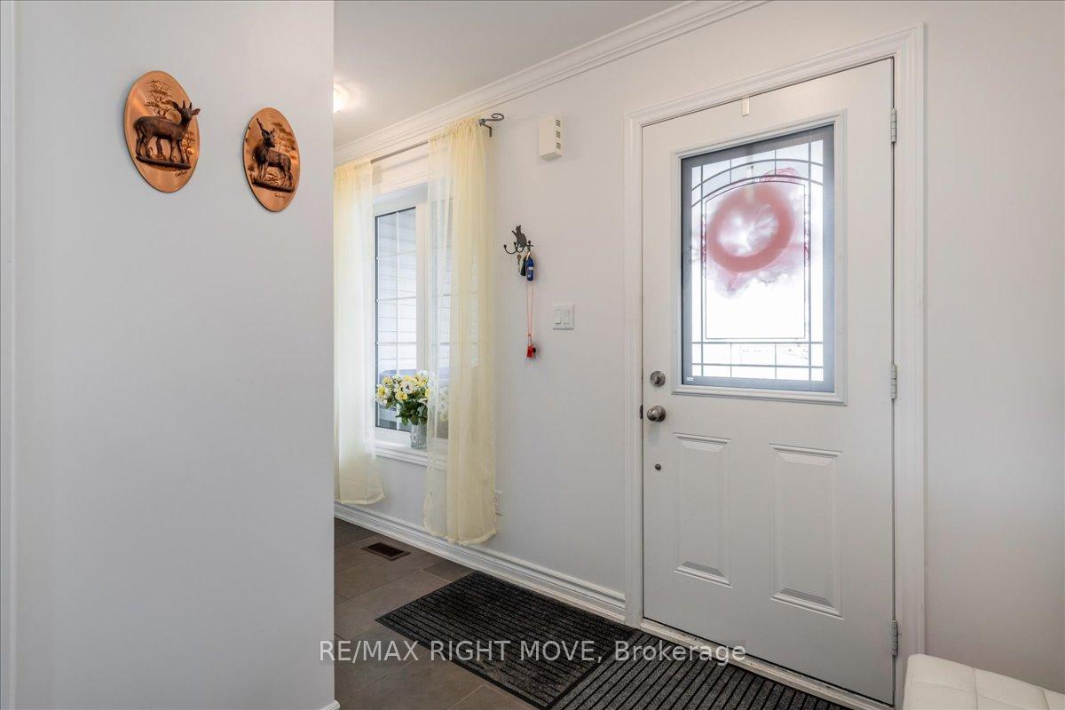 1 Sinclair Crescent, Ramara — photo 2 of 5