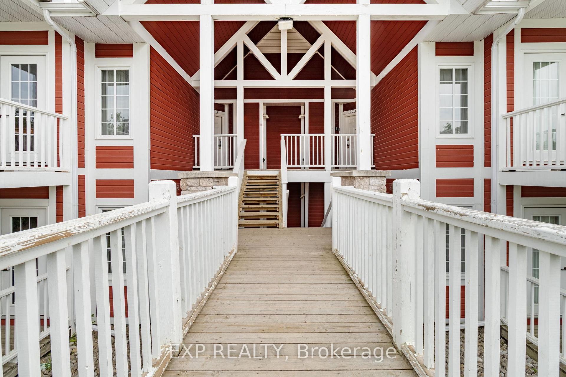 90 Highland Drive 2010/2011, Oro-Medonte — photo 2 of 5