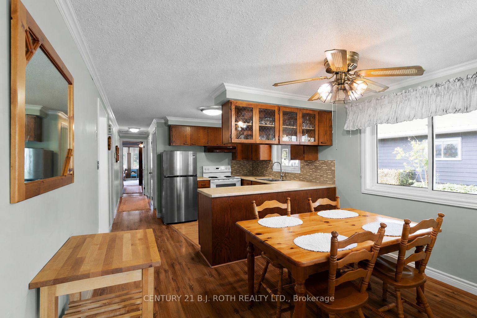 19 Maple Crescent, Oro-Medonte — photo 3 of 5