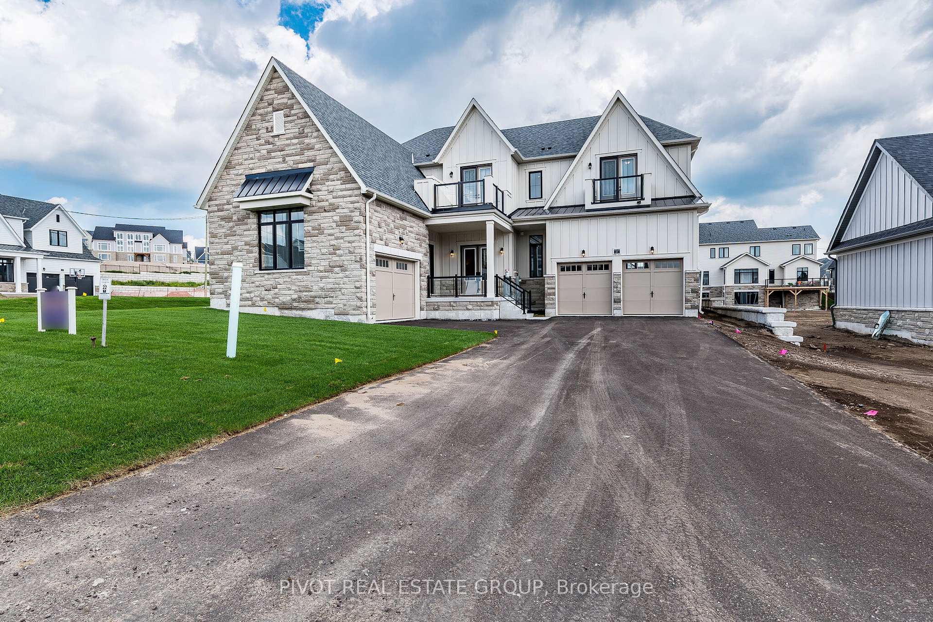 11 Pinetree Drive, Oro-Medonte, ON L0L 2L0 — Oro-Medonte, Ontario