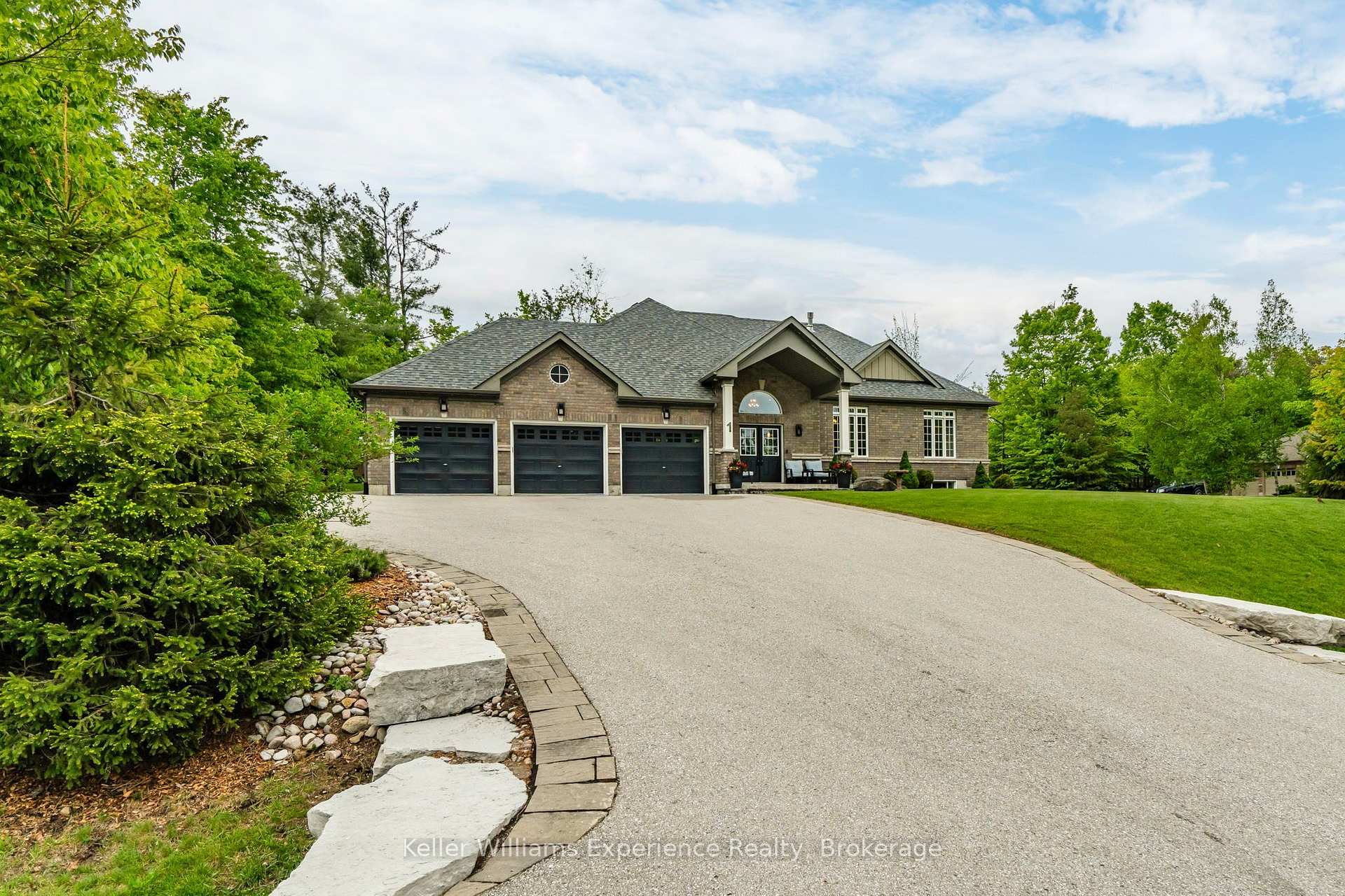 1 Topaz Court, Oro-Medonte, ON L0L 2E0 — Oro-Medonte, Ontario