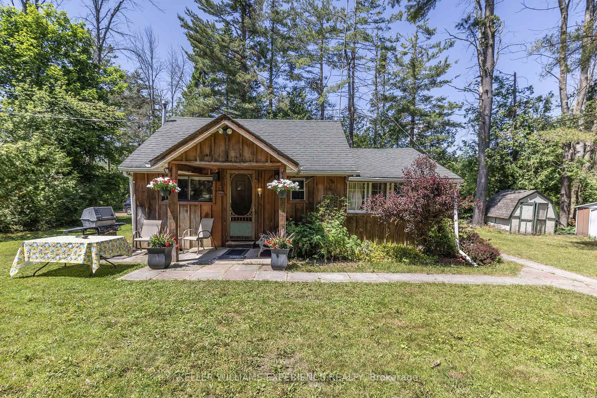 10 Simcoe Road, Oro-Medonte, ON L0L 2E0 — Oro-Medonte, Ontario