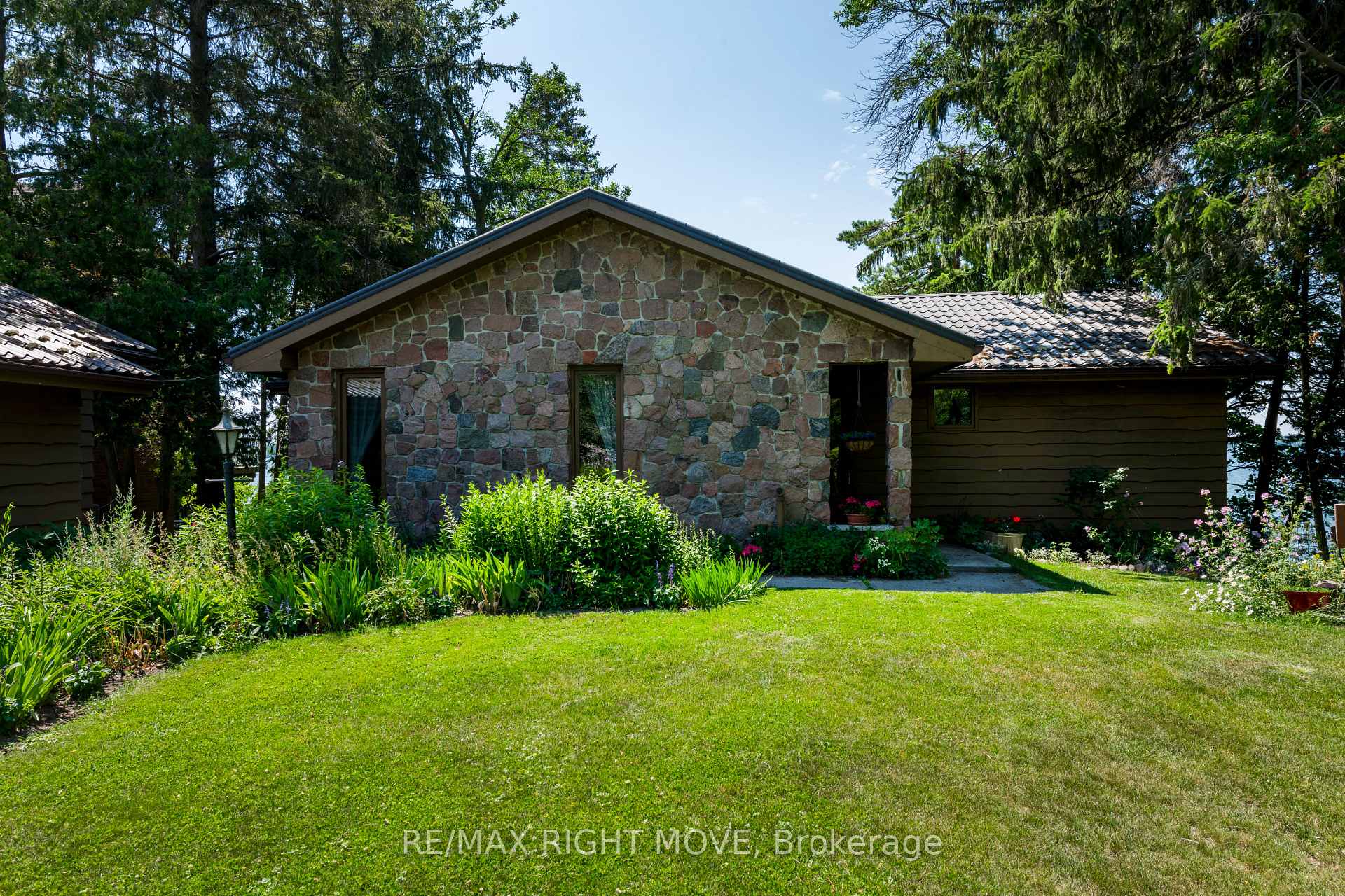 5498 Fawn Bay Road, Ramara, ON L3V 6H6 — Ramara, Ontario