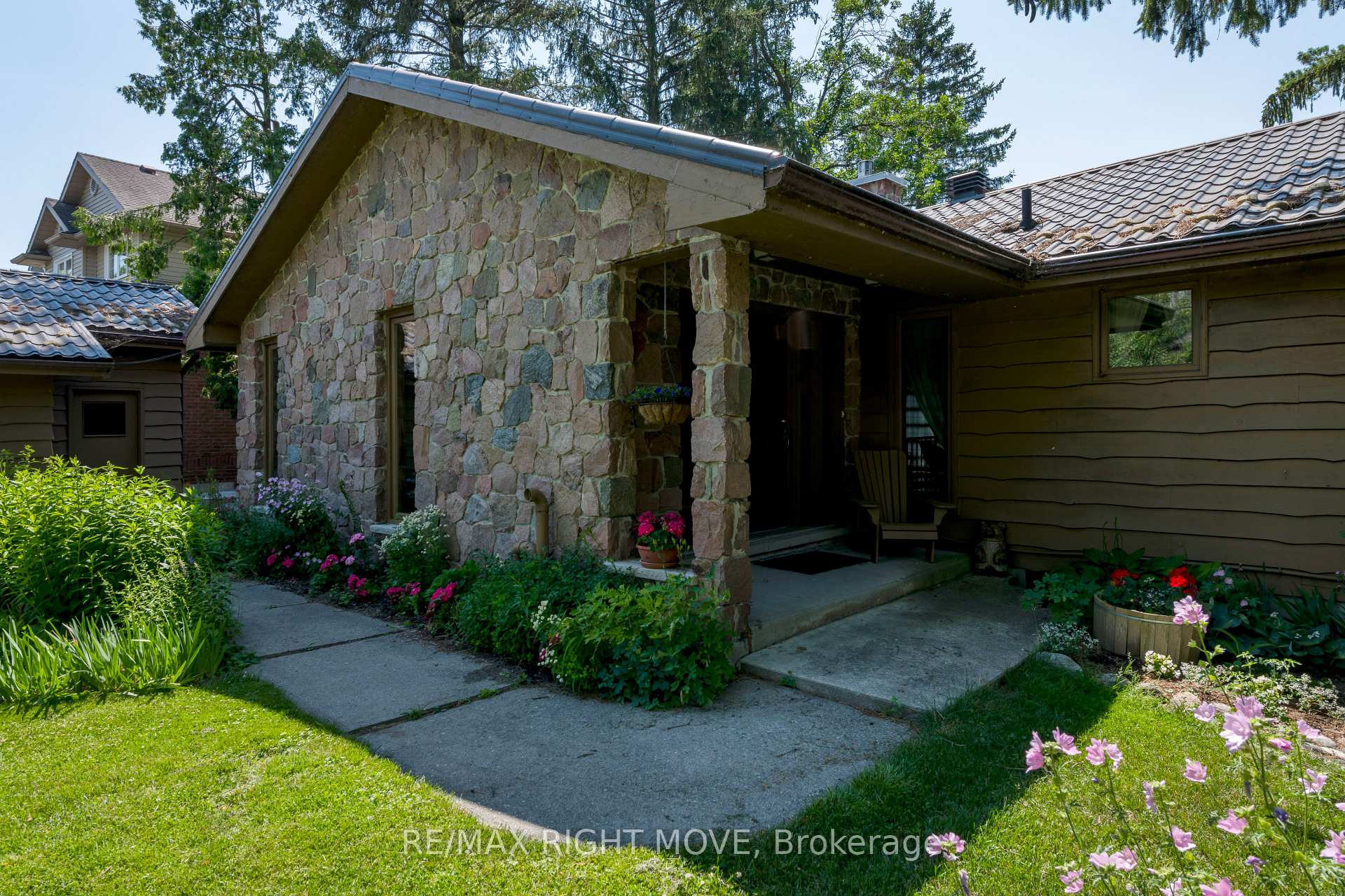 5498 Fawn Bay Road, Ramara — photo 2 of 5