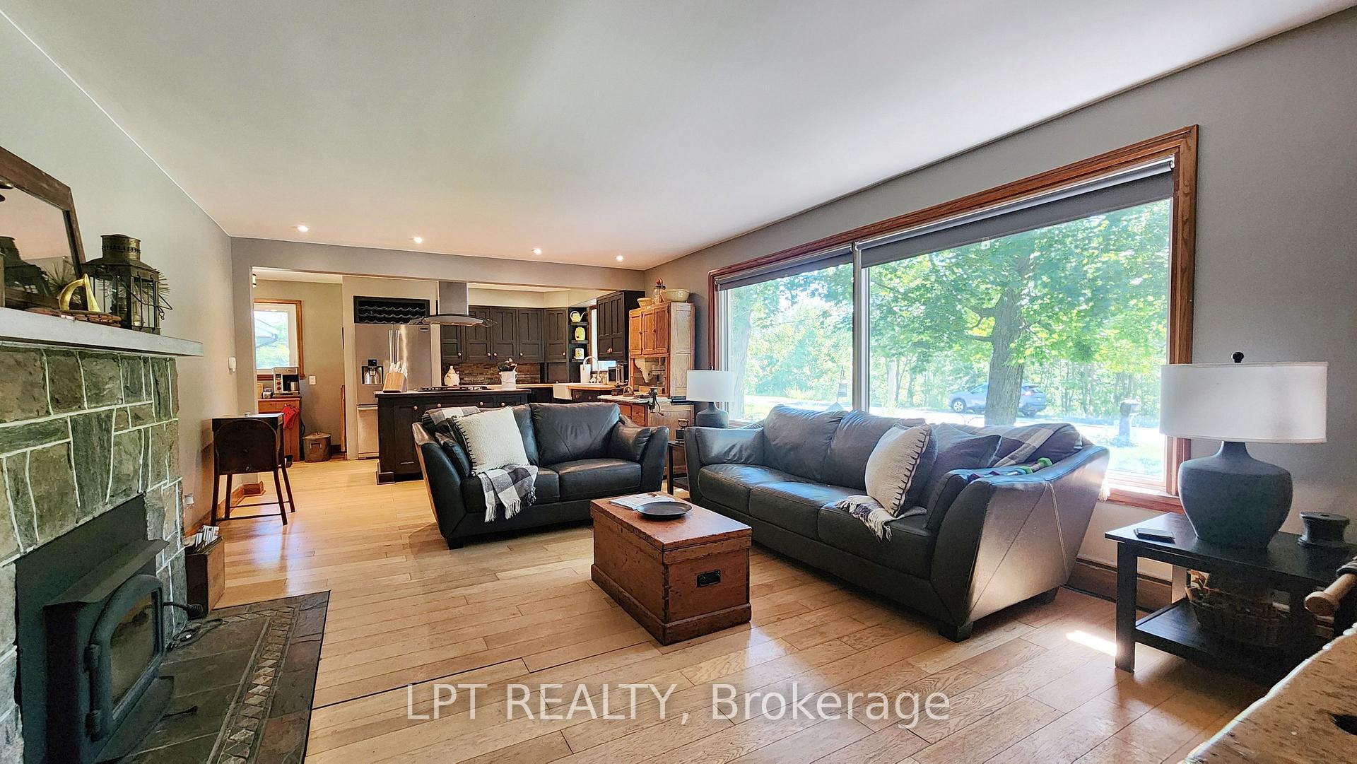 1644 Ridge Road E, Oro-Medonte — photo 4 of 5