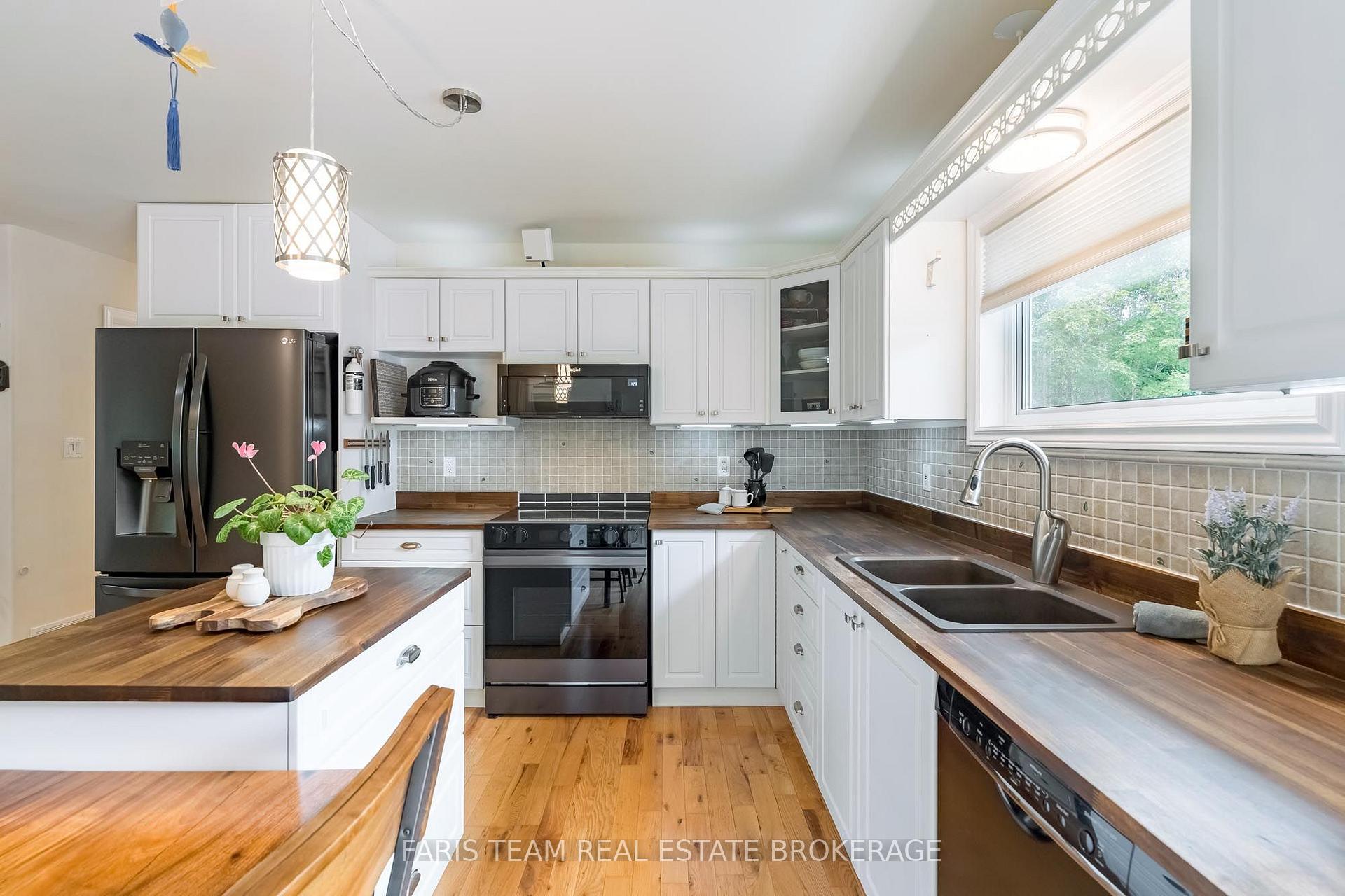 2151 Fairgrounds Road, Ramara — photo 5 of 5