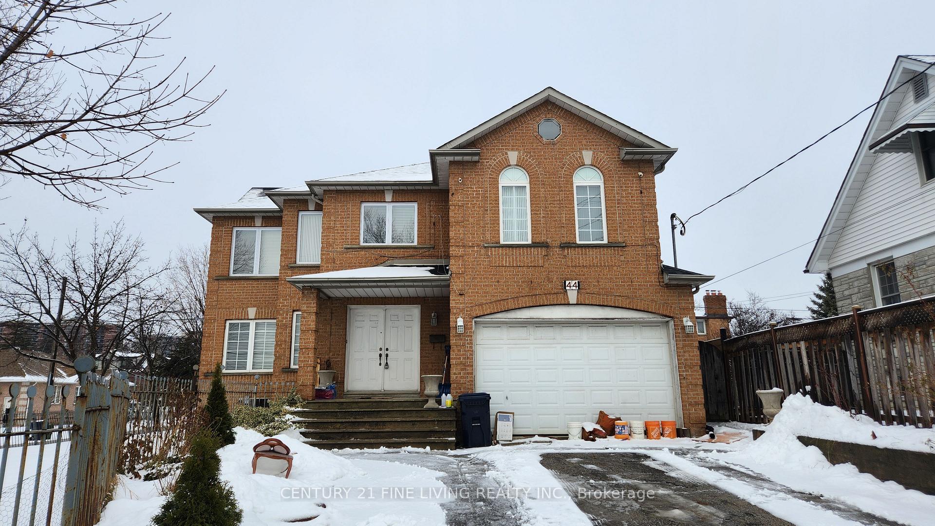 44 Reuben Avenue, Toronto W05, ON M9M 1E5 — Toronto W05, Ontario