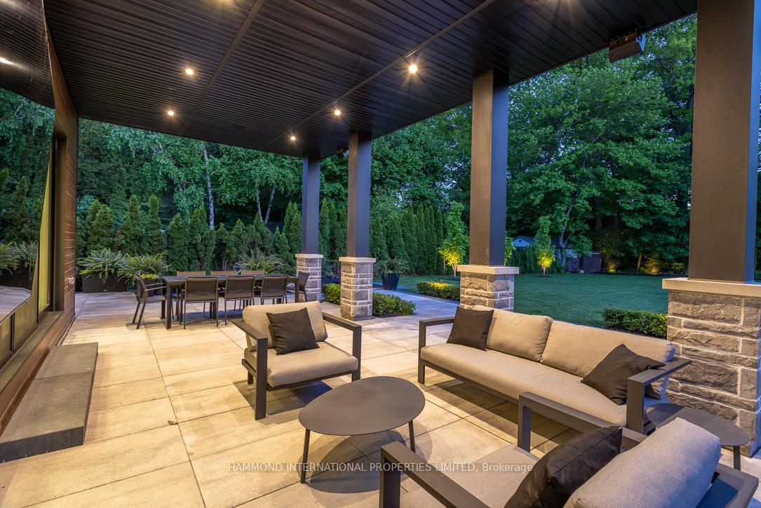 14 Penhale Drive, Toronto W09 — photo 2 of 5