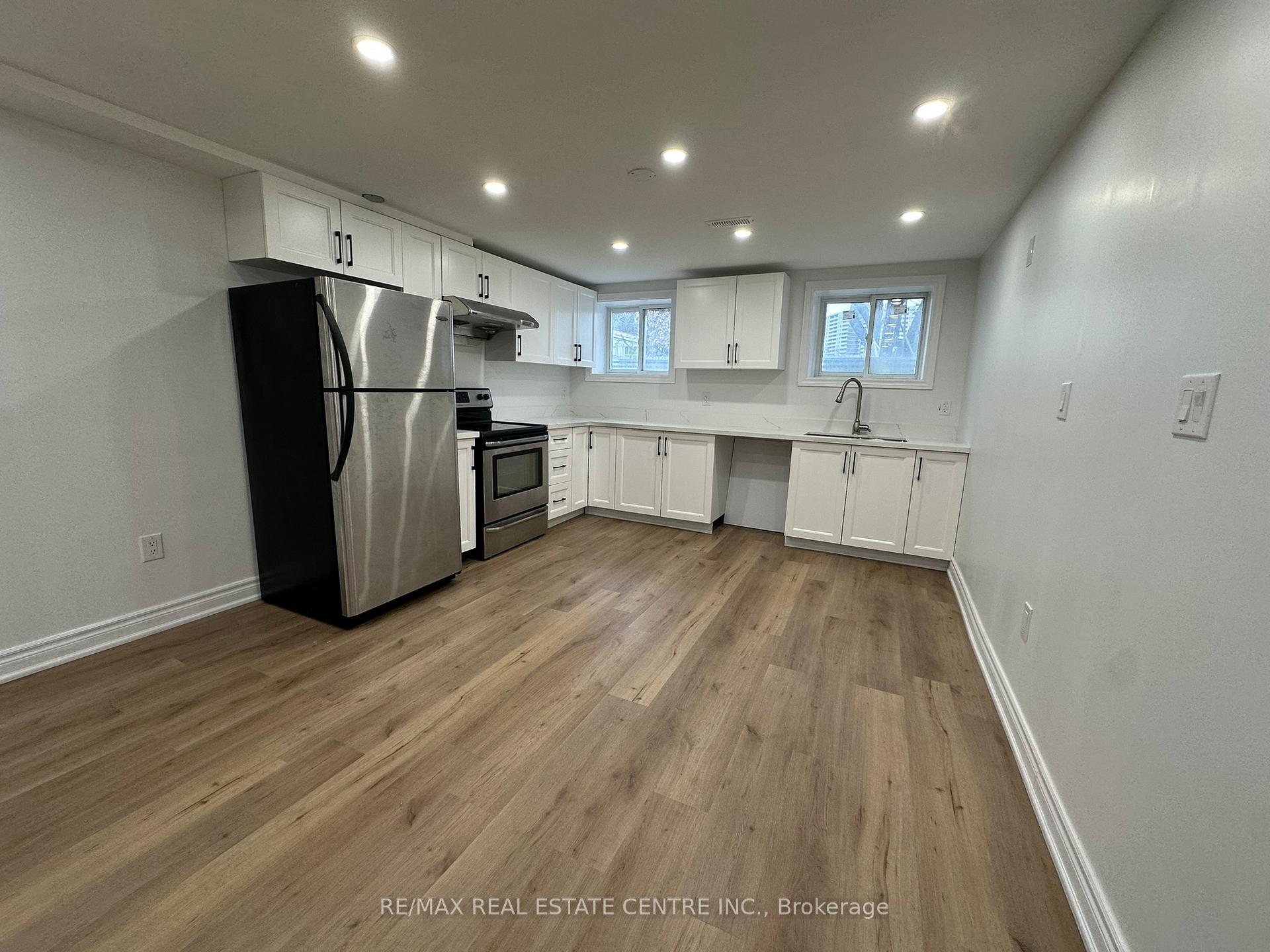 67 York Road Bsmt, Toronto W09 — photo 2 of 5