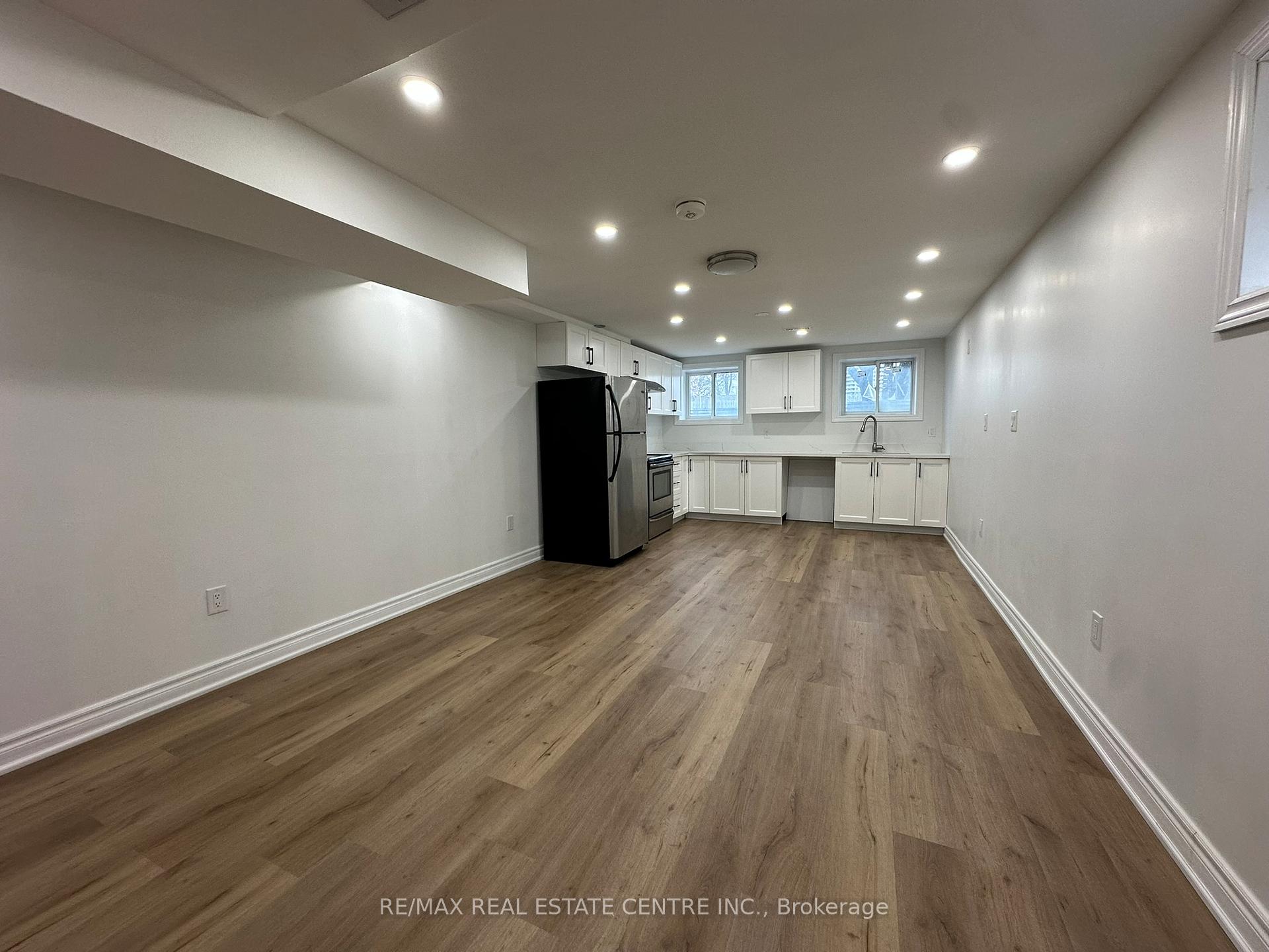 67 York Road Bsmt, Toronto W09 — photo 5 of 5
