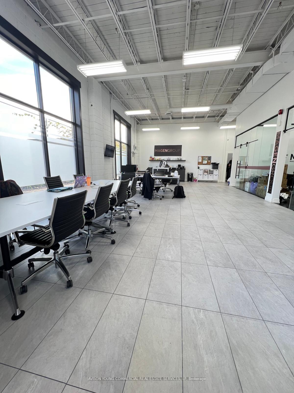106-108 Tycos Drive 3, Toronto W04 — photo 3 of 5