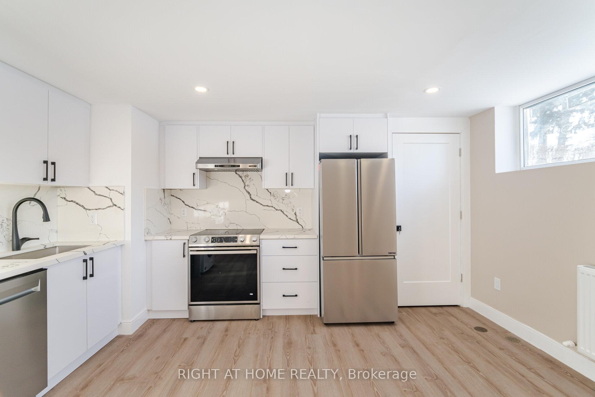 25 Templar Drive Apartment 4, Toronto W09 — photo 3 of 5