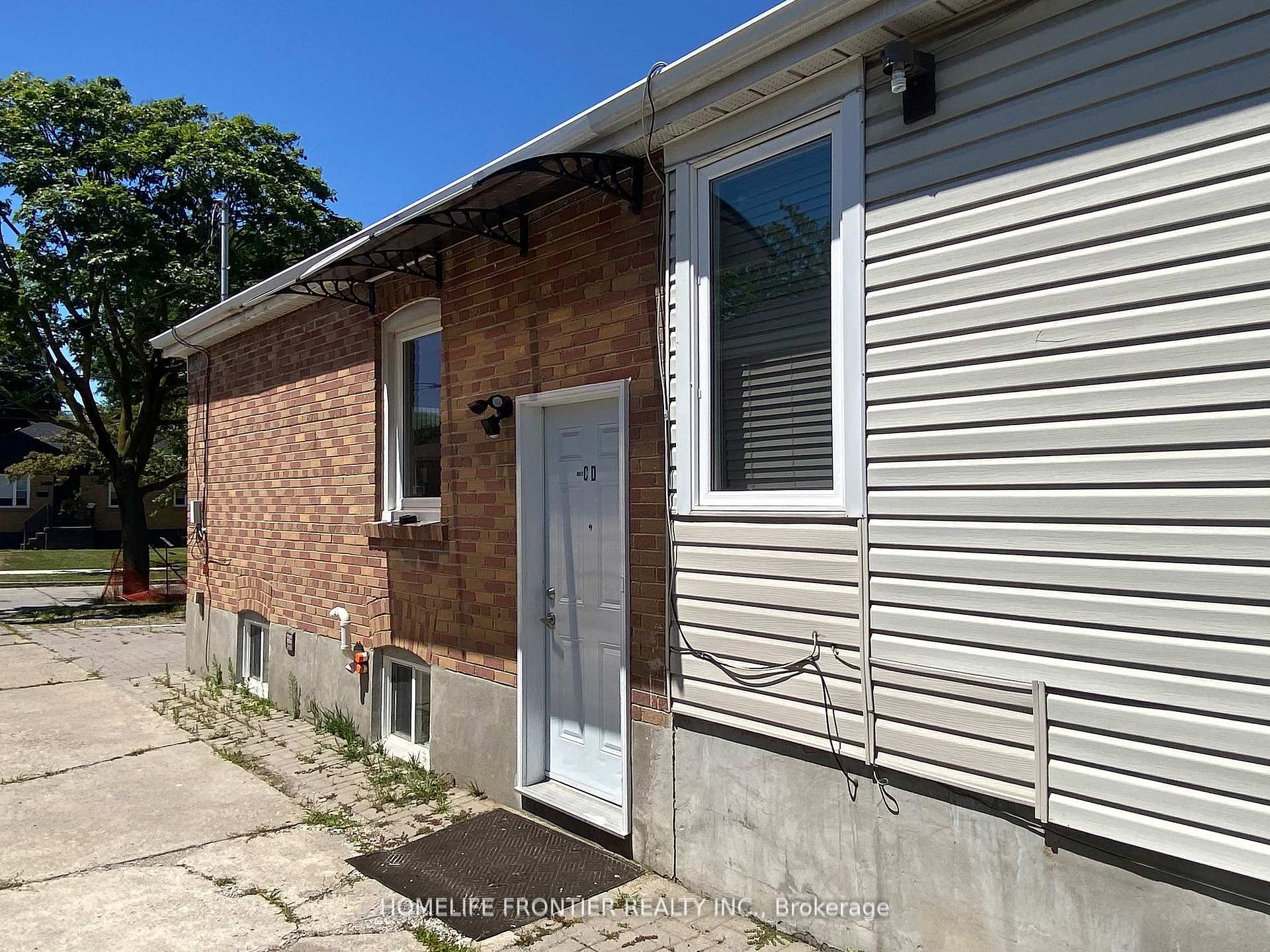 63 Lockerbie Avenue C, Toronto W04 — photo 5 of 5