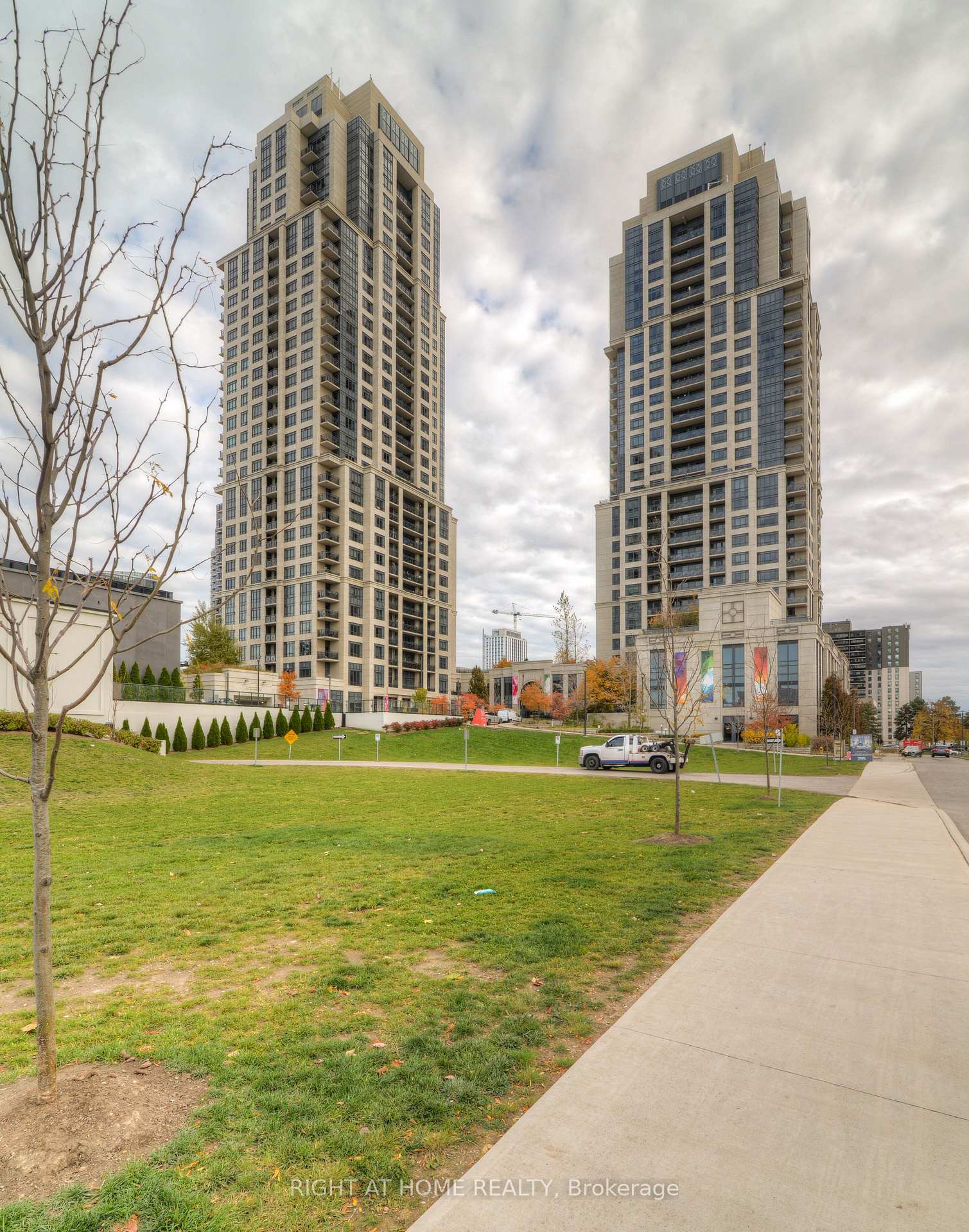 6 Eva Road 2101, Toronto W08, ON M9C 0B1