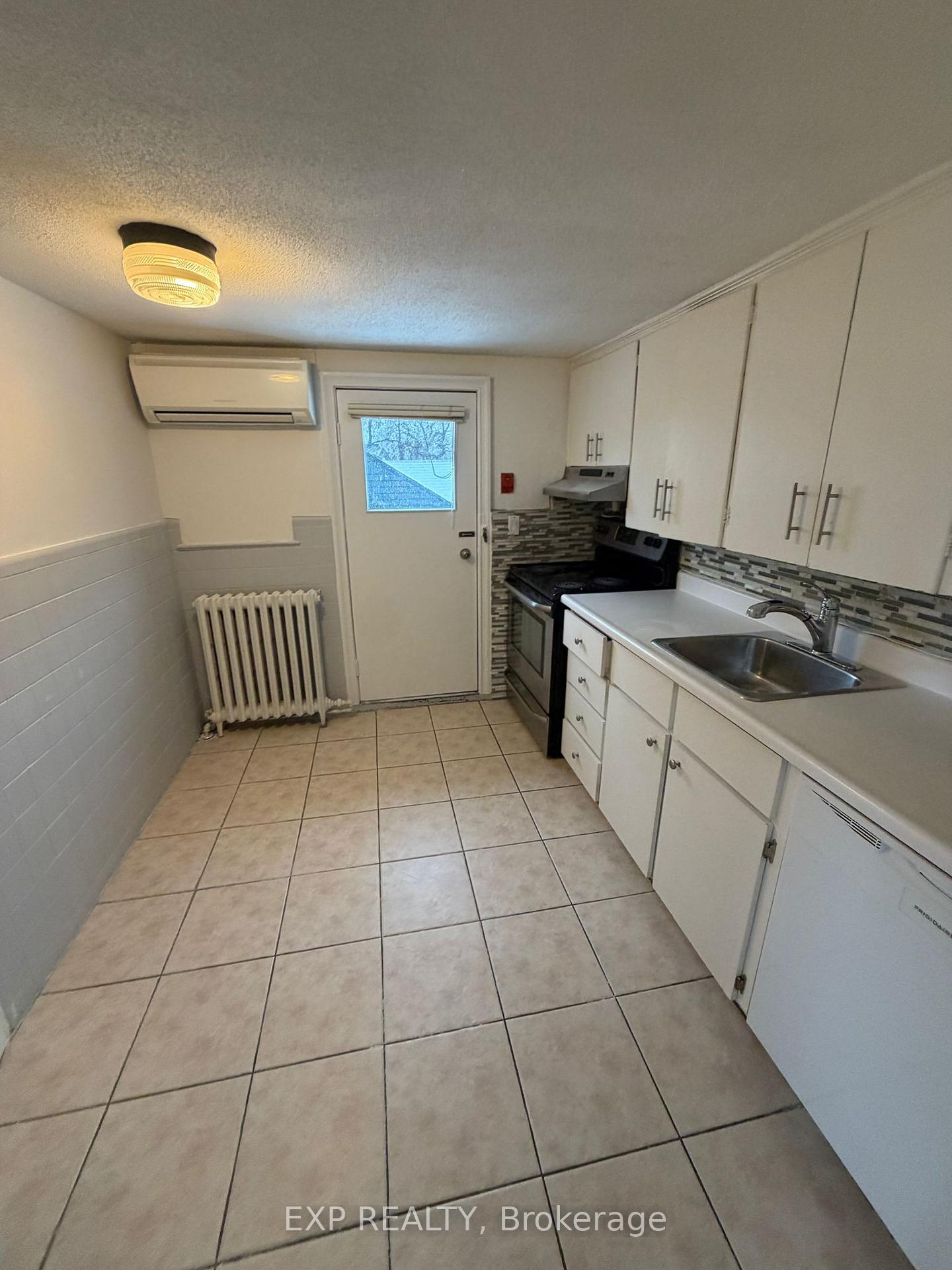 354 Annette Street 1, Toronto W02 — photo 3 of 5