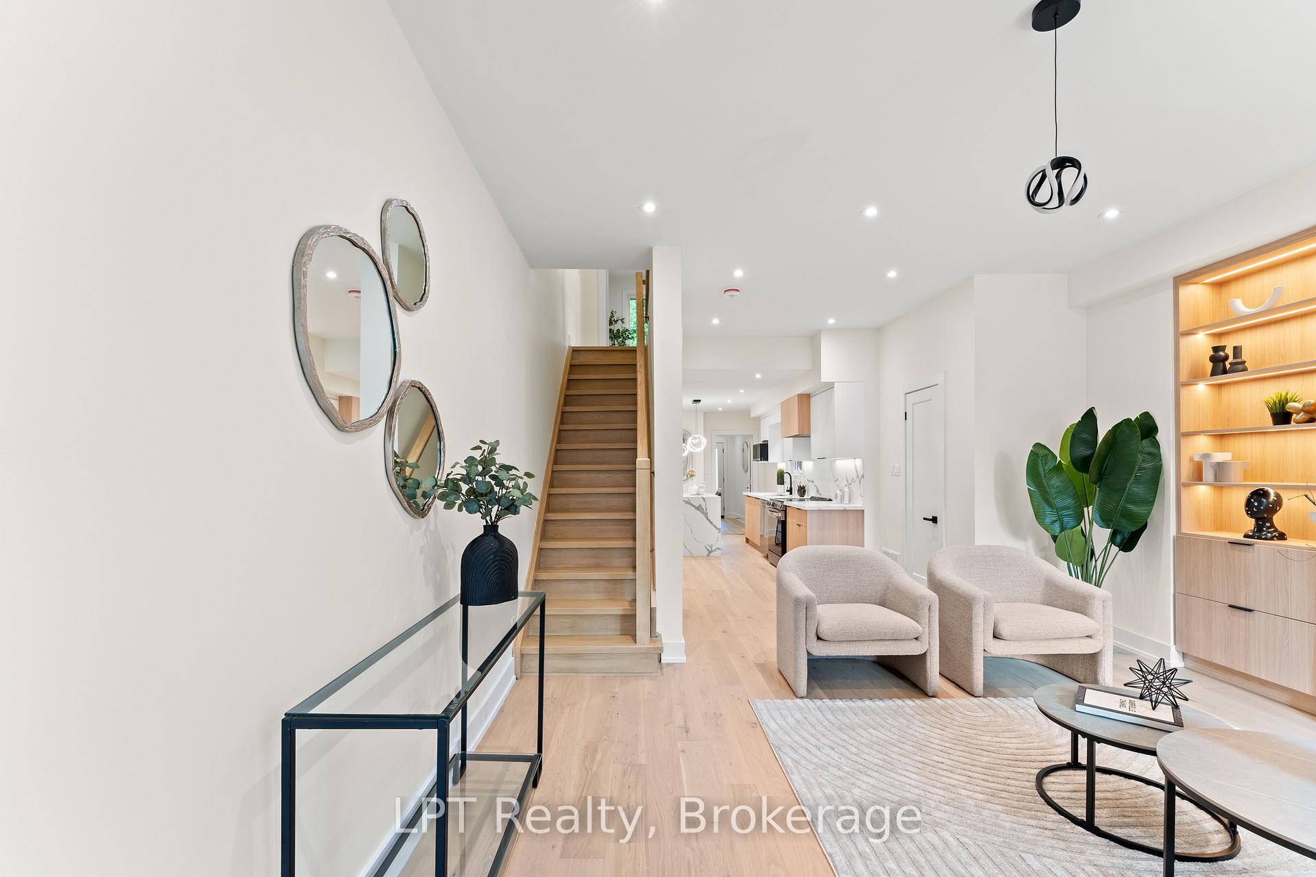 204 Franklin Avenue, Toronto W02 — photo 5 of 5