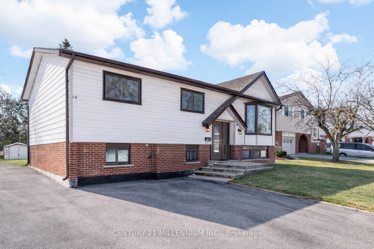 18 MORGANDALE Crescent E, Orangeville, ON L9W 3C7