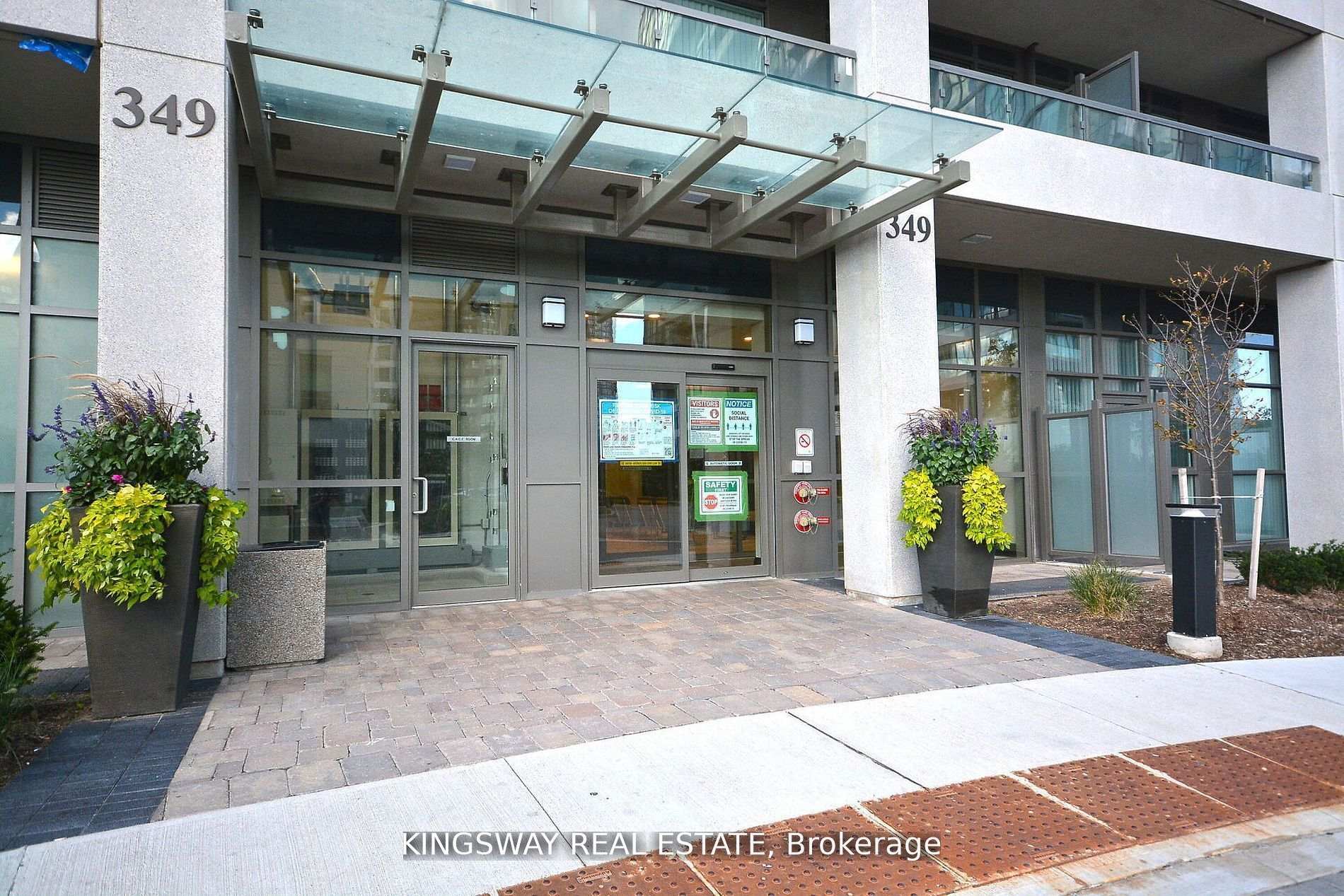 349 RATHBURN Road W 217, Mississauga, ON L5B 0G9