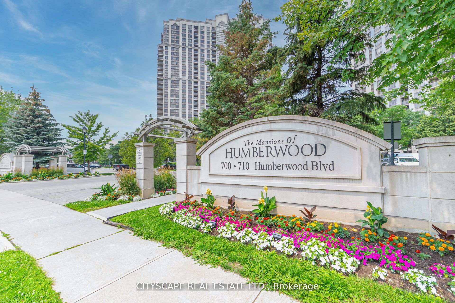 710 Humberwood Blvd Boulevard 1002, Toronto W10 — photo 3 of 5