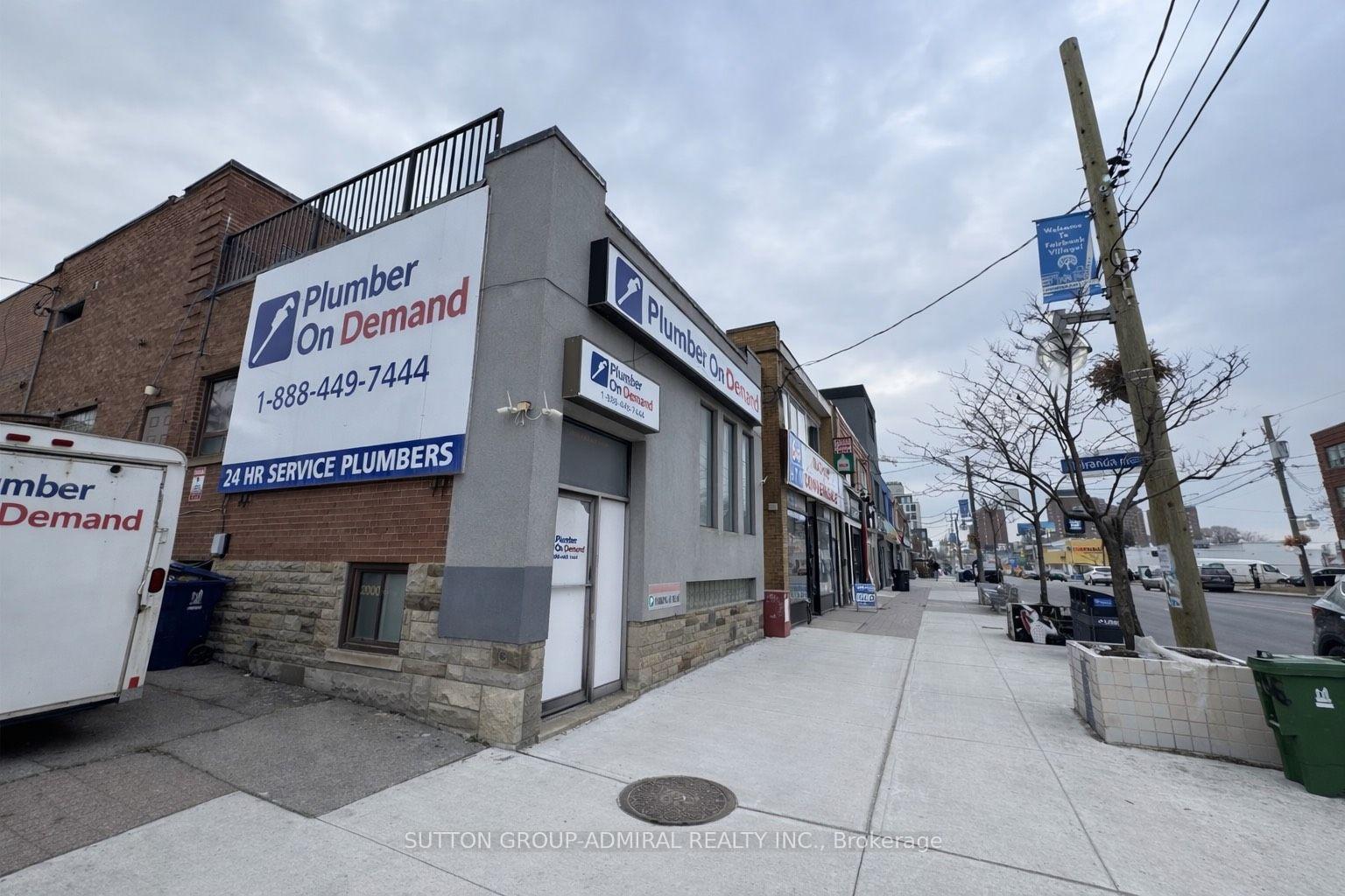 2000 Eglinton Avenue W, Toronto W04, ON M6E 2J9 — Toronto W04, Ontario