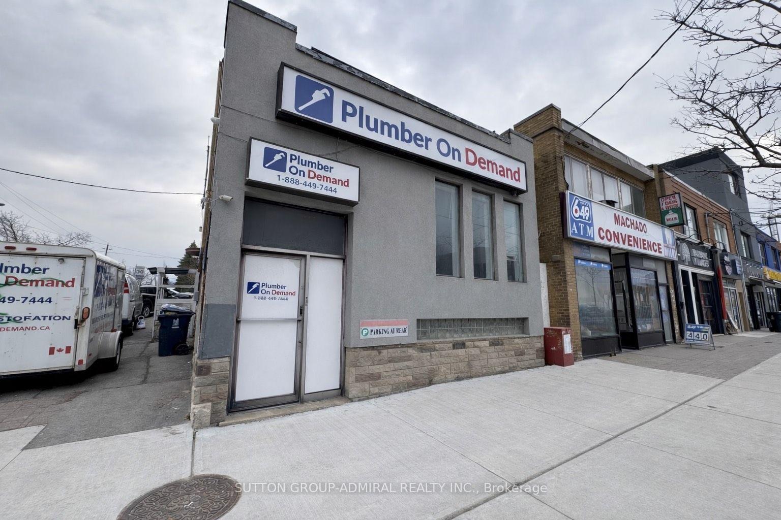 2000 Eglinton Avenue W, Toronto W04 — photo 2 of 5