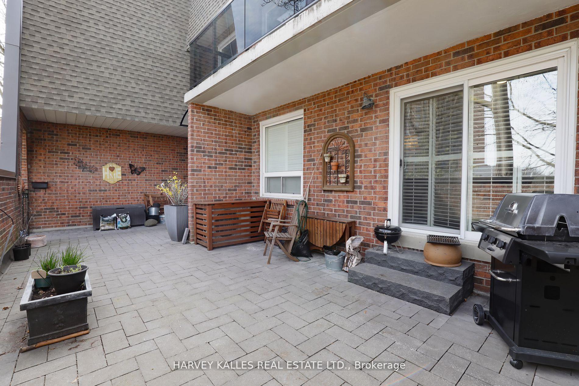 18 La Rose Avenue TH16, Toronto W09 — photo 3 of 5