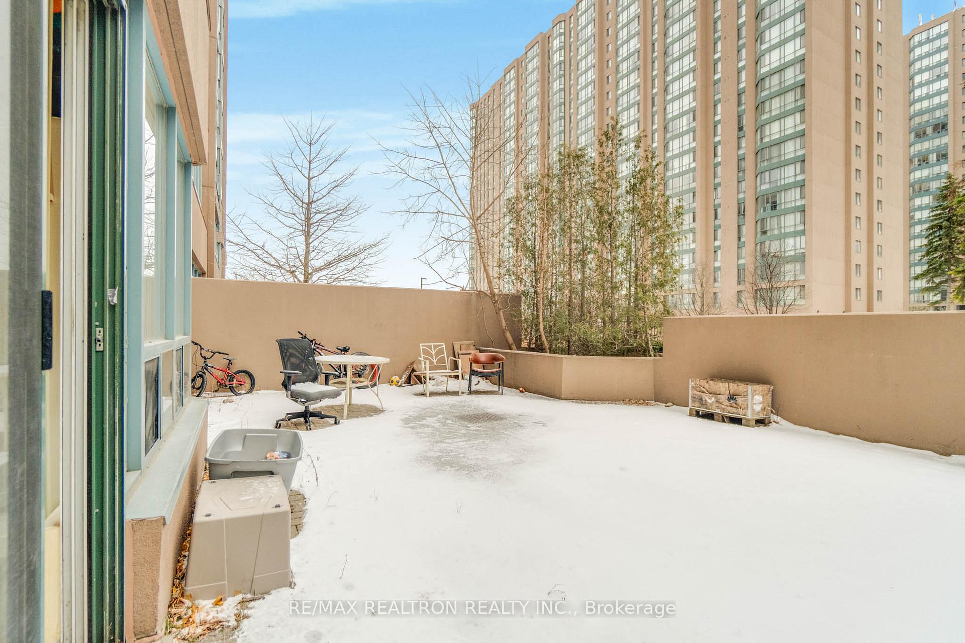 115 Hillcrest Avenue 110, Mississauga, ON L5B 3Y9