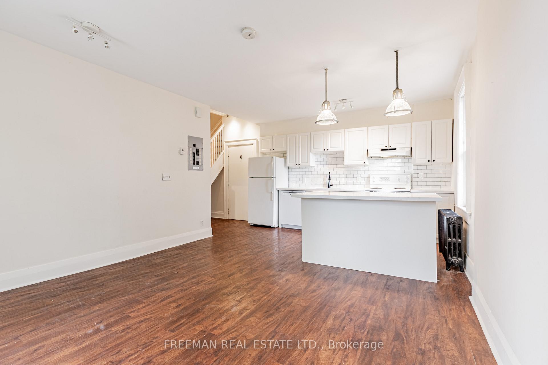 115 Mavety Street, Toronto W02 — photo 4 of 5