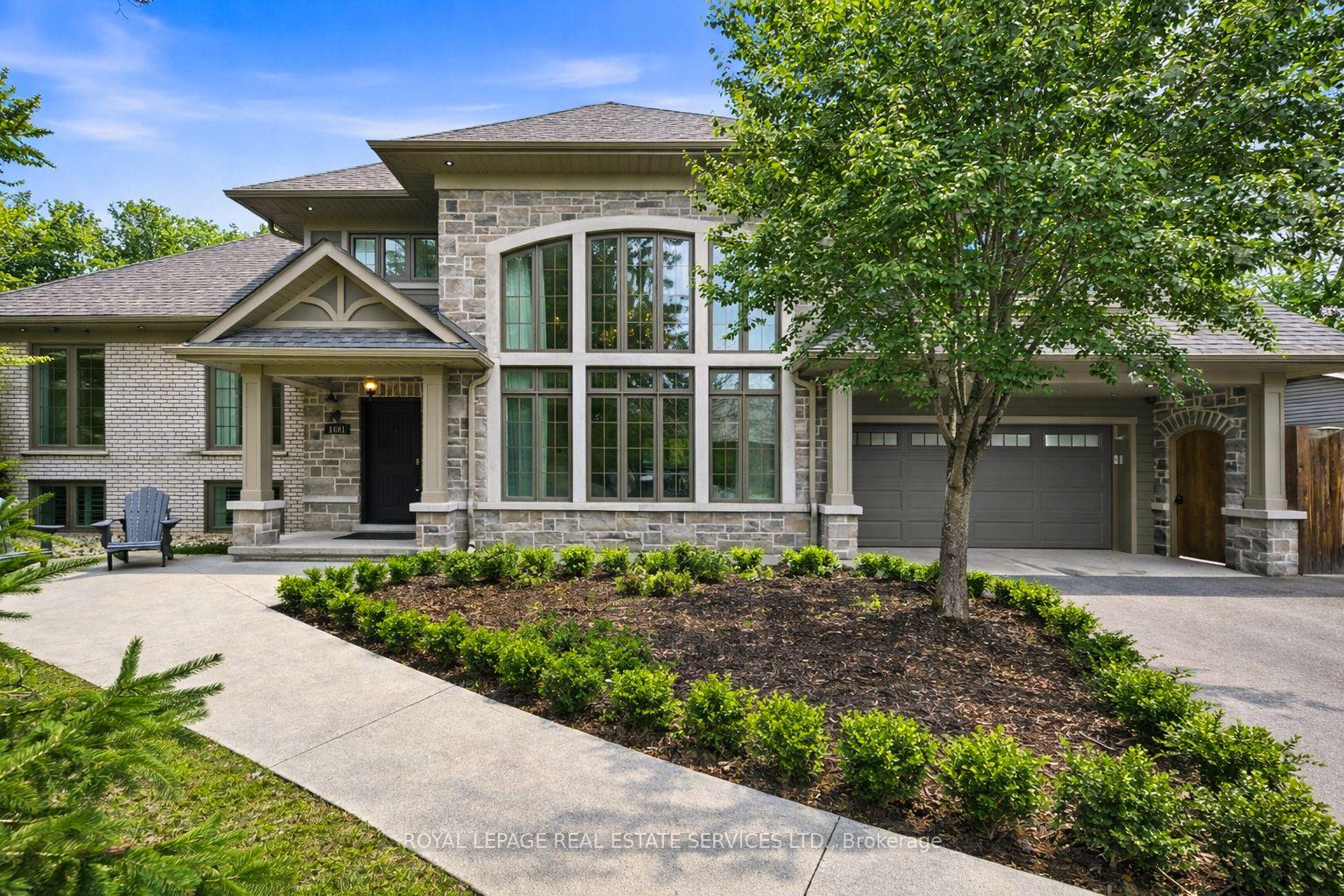1601 Venetia Drive, Oakville, ON L6L 1K8