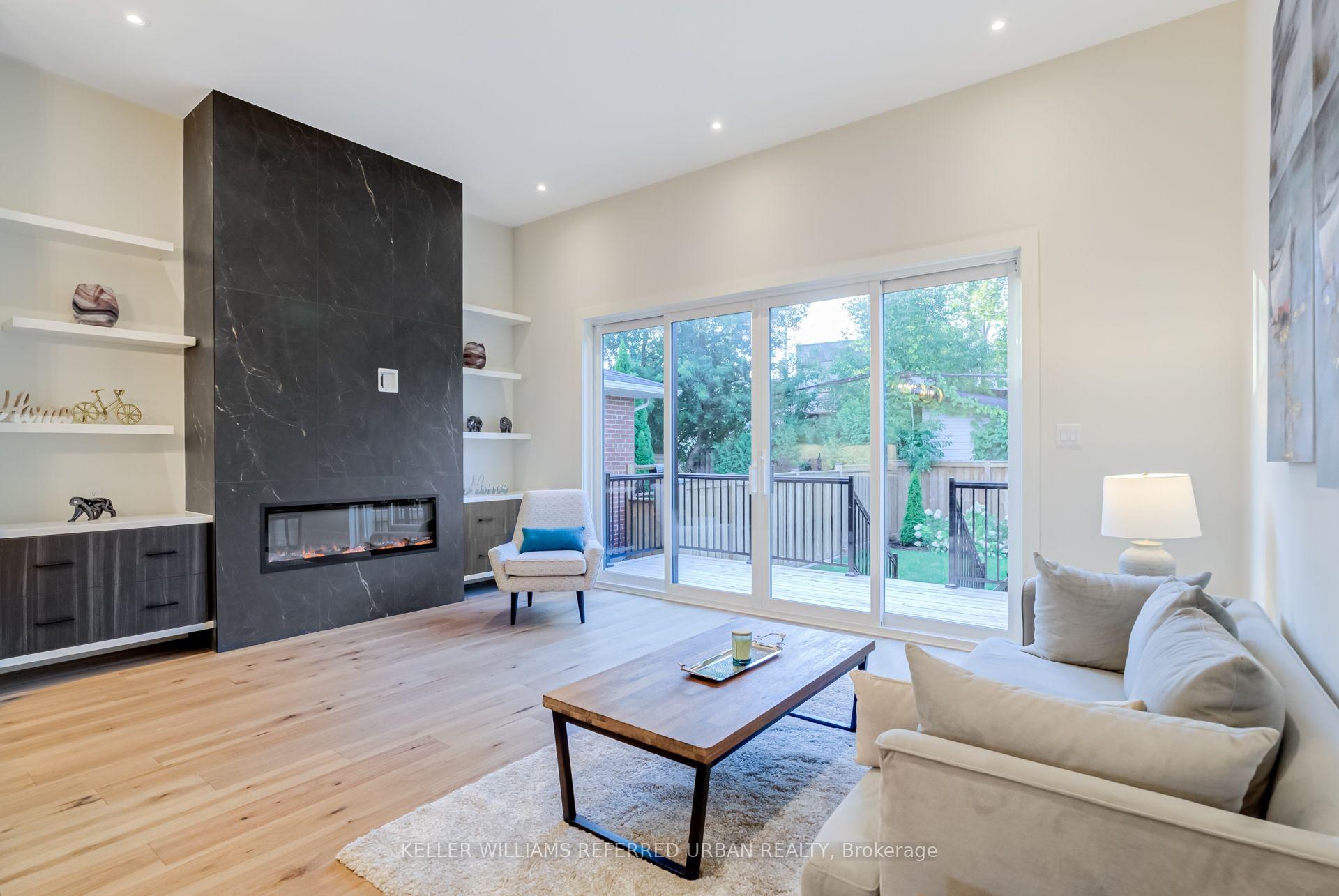 62 Ash Crescent, Toronto W06 — photo 3 of 5