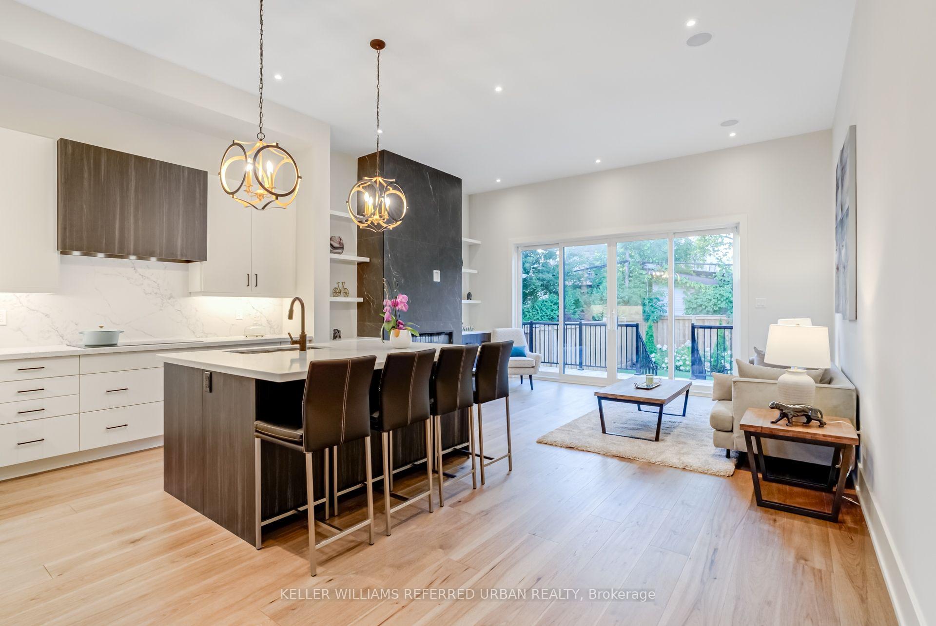 62 Ash Crescent, Toronto W06 — photo 4 of 5