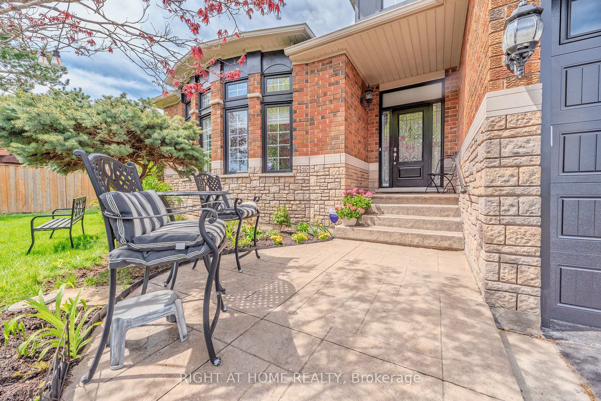 57 Kirkwood Crescent, Caledon — photo 3 of 5