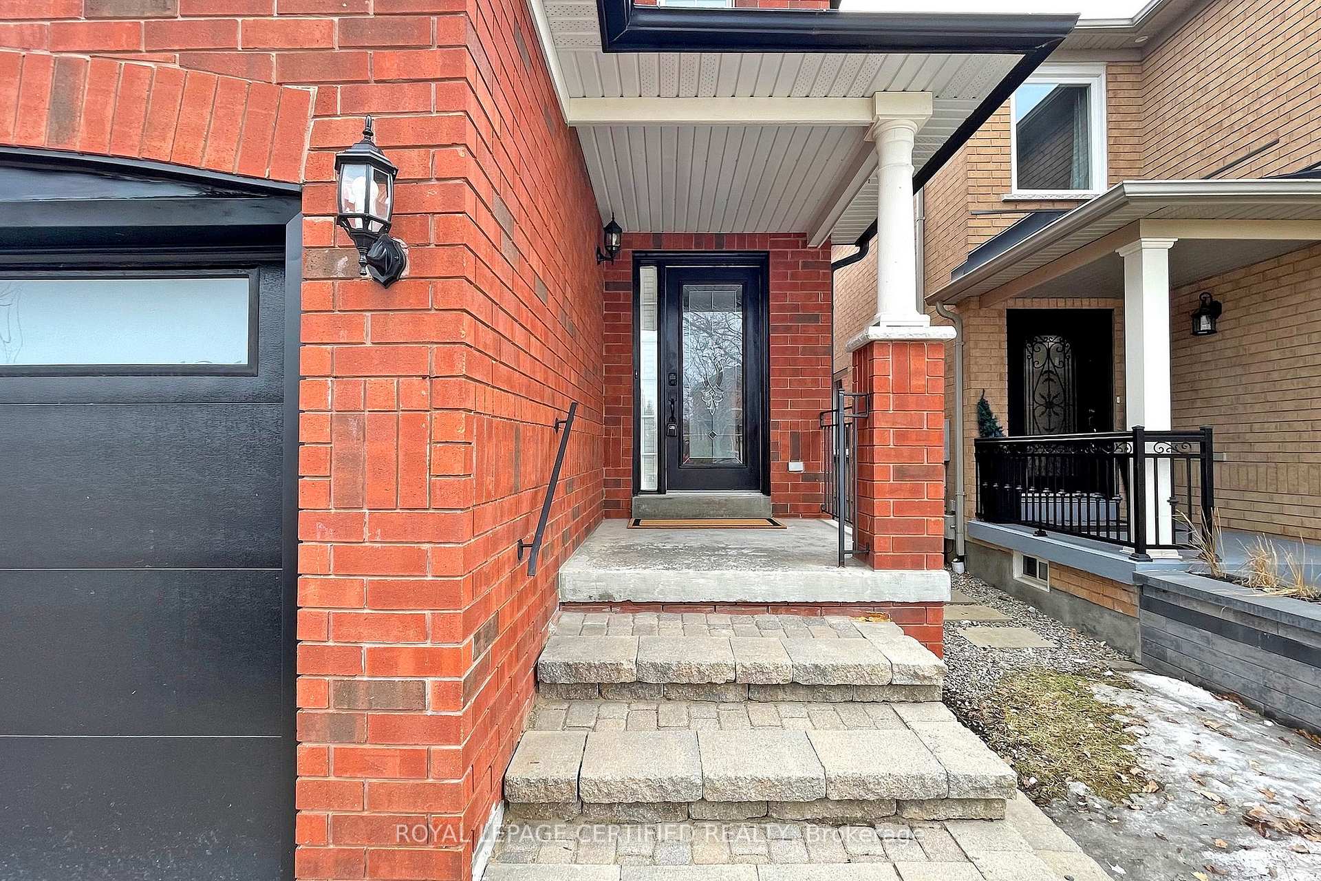 8 Grapevine Road, Caledon — photo 2 of 5