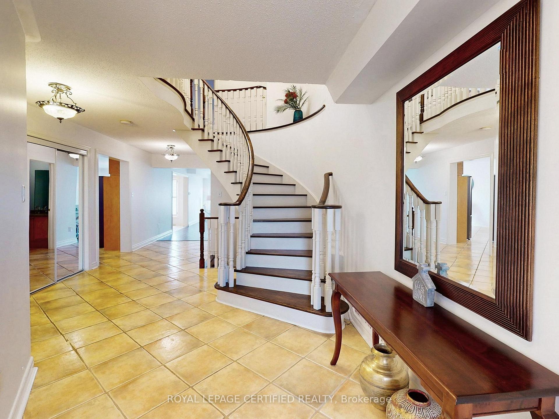 8 Grapevine Road, Caledon — photo 4 of 5