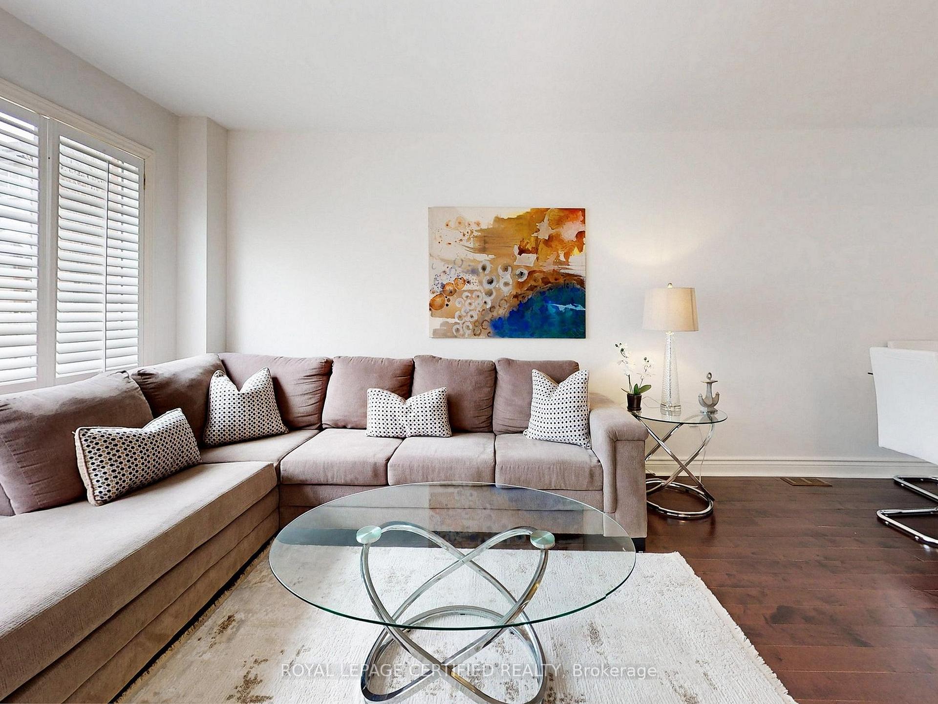 8 Grapevine Road, Caledon — photo 5 of 5