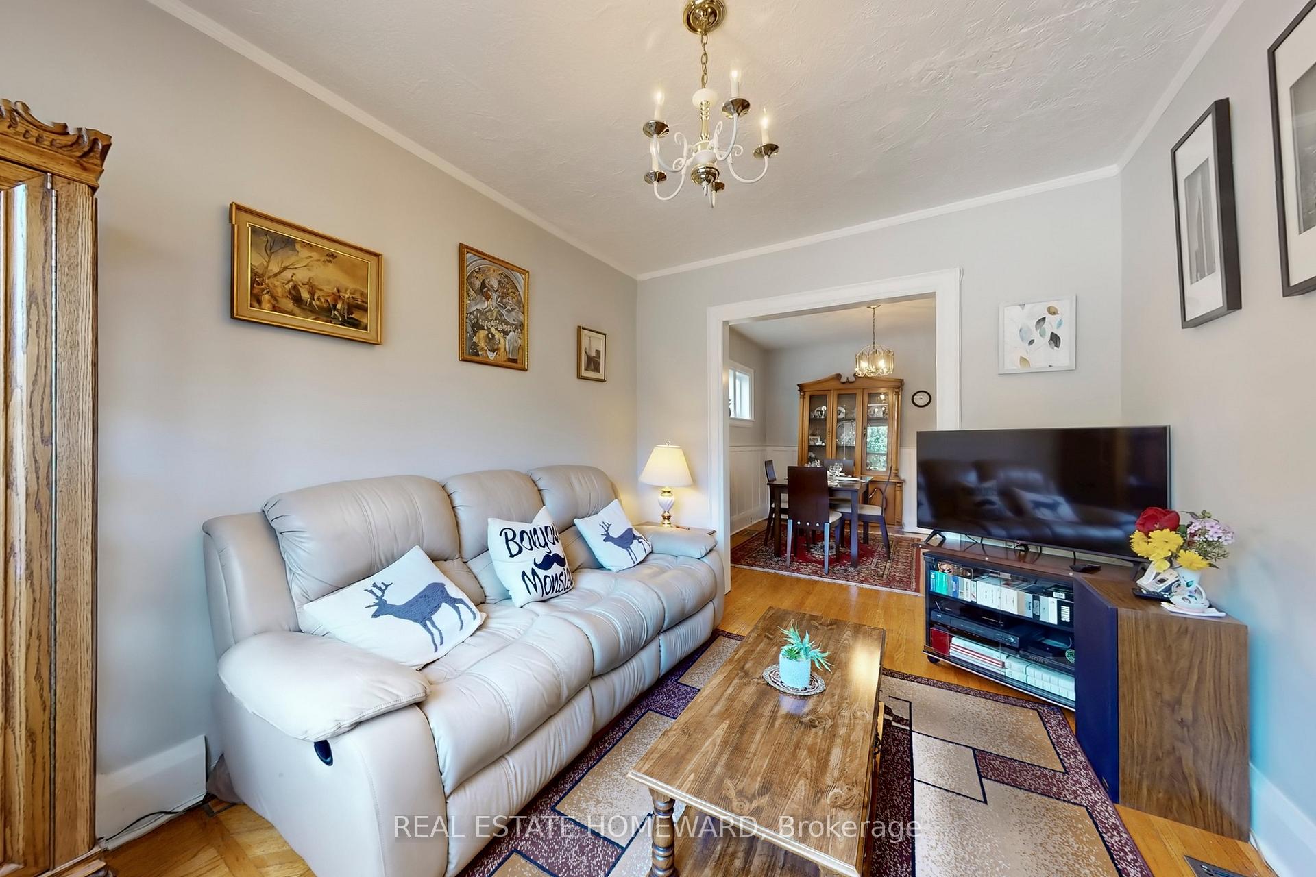 87 Guestville Avenue, Toronto W04 — photo 5 of 5