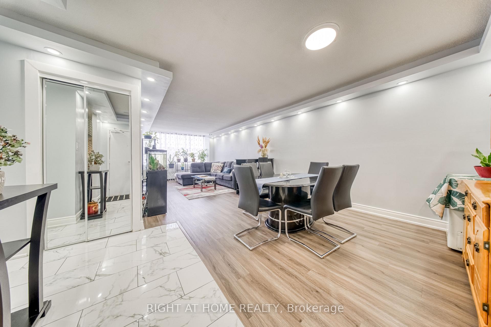 320 Dixon Road 2014, Toronto W09 — photo 2 of 5