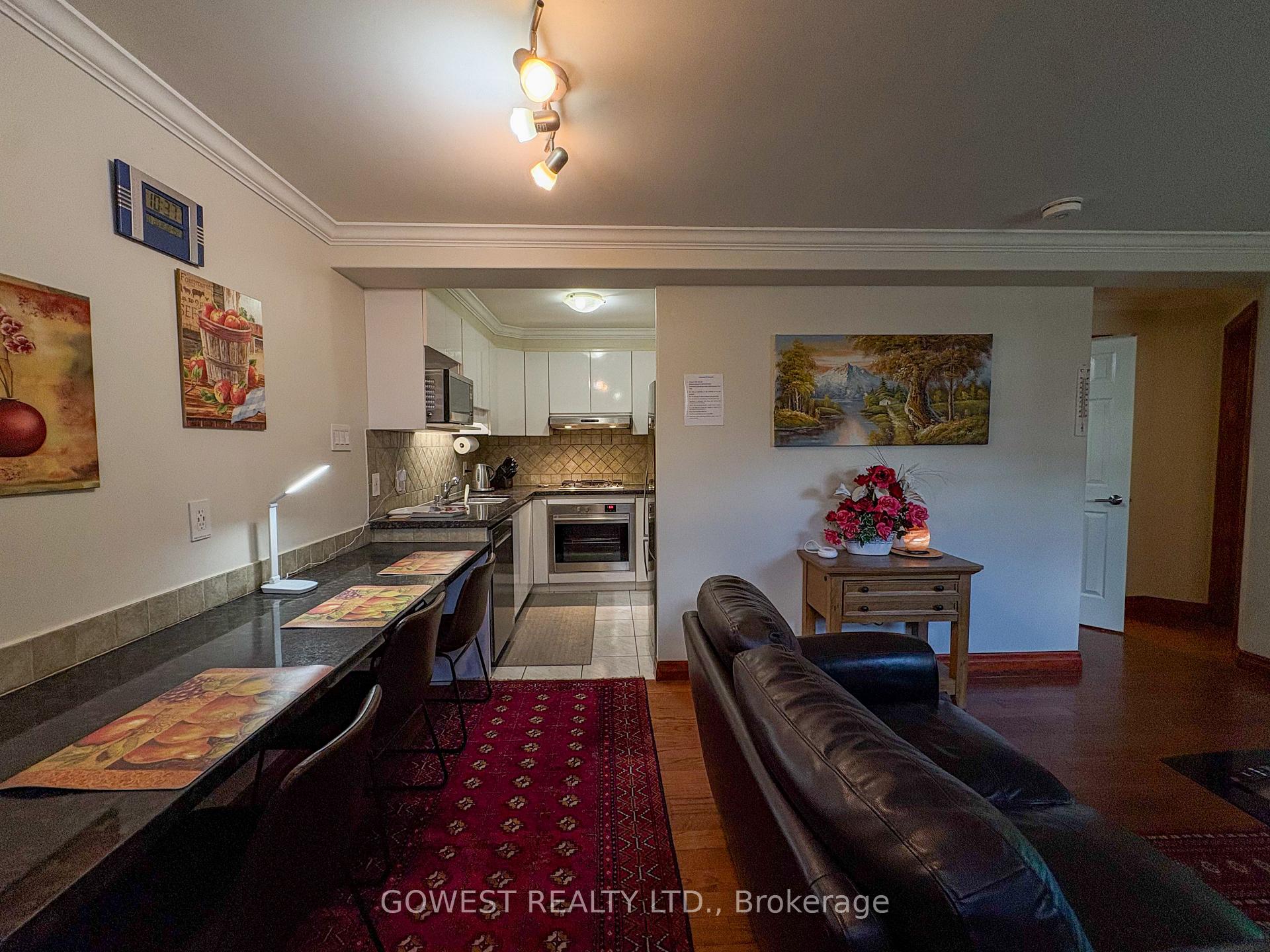 20 Glen Gordon Road 4, Toronto W02, ON M6P 1B8 — Toronto W02, Ontario
