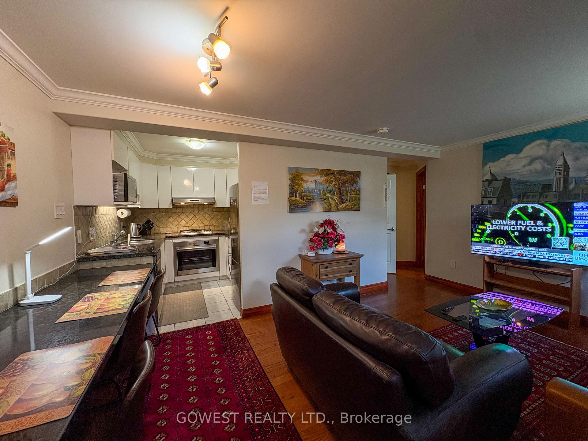 20 Glen Gordon Road 4, Toronto W02 — photo 4 of 5
