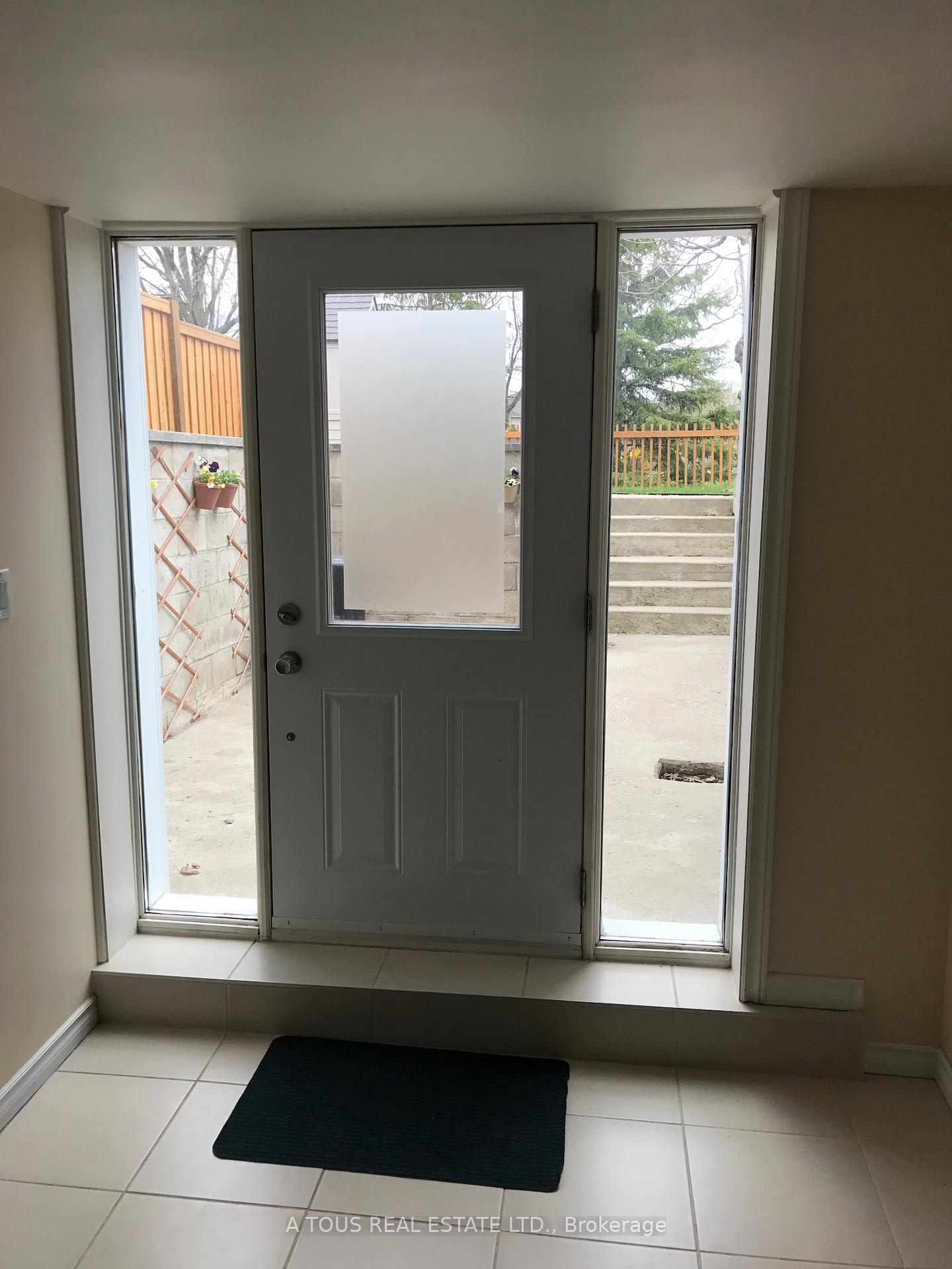 354 ceremonial Drive, Mississauga, ON L5R 2E4