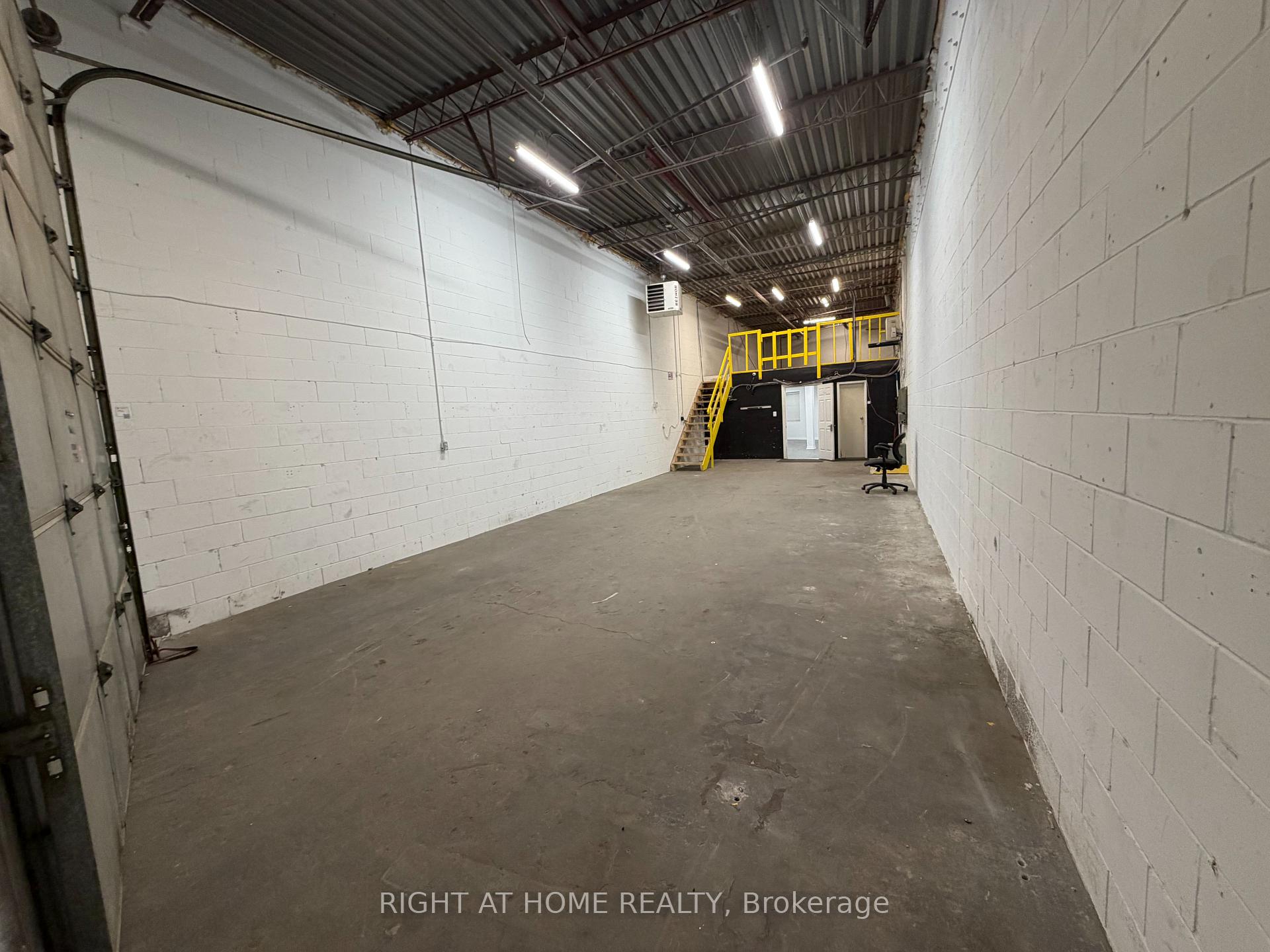 32 Goodmark Place 17, Toronto W10 — photo 5 of 5