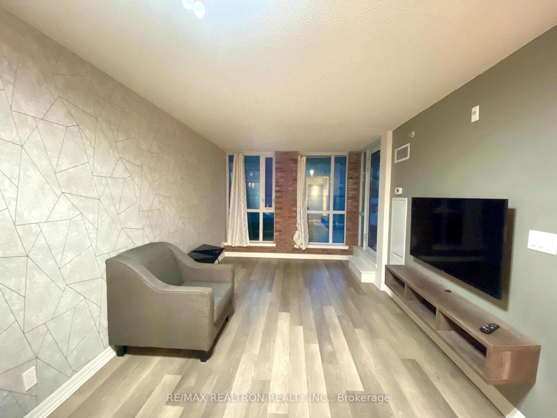 80 Esther Lorrie Drive 221, Toronto W10, ON M9W 4V1 — Toronto W10, Ontario
