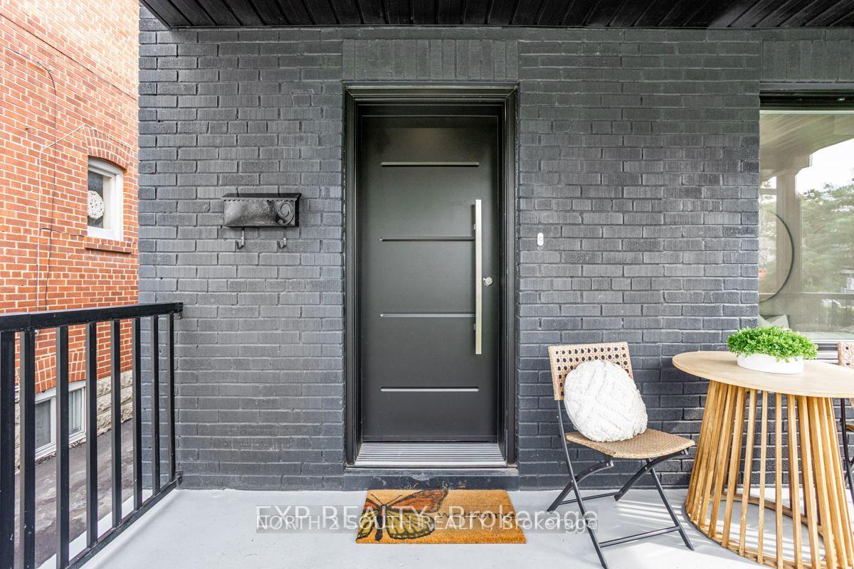 9 Glenvalley Drive Bsmt, Toronto W04, ON M6M 4V8