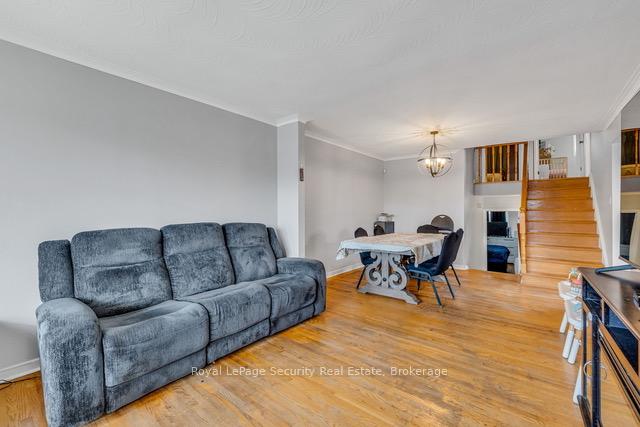 129 Milady Road, Toronto W05 — photo 5 of 5