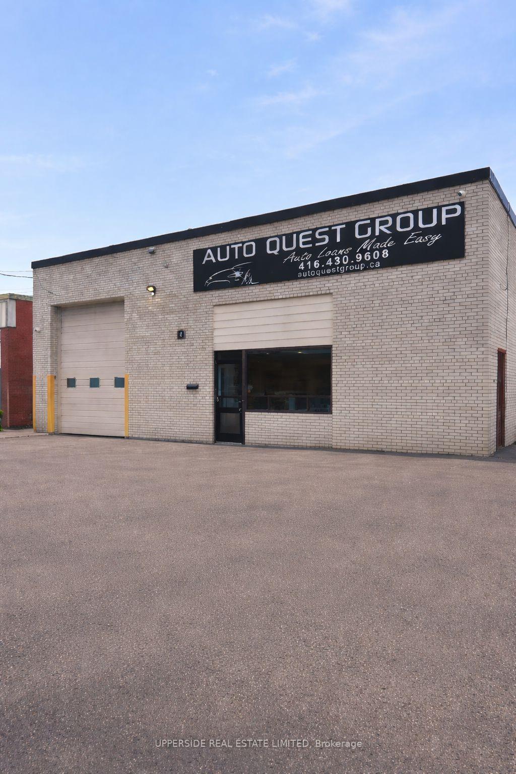 5 Tangiers Road, Toronto W05, ON M3J 2B1