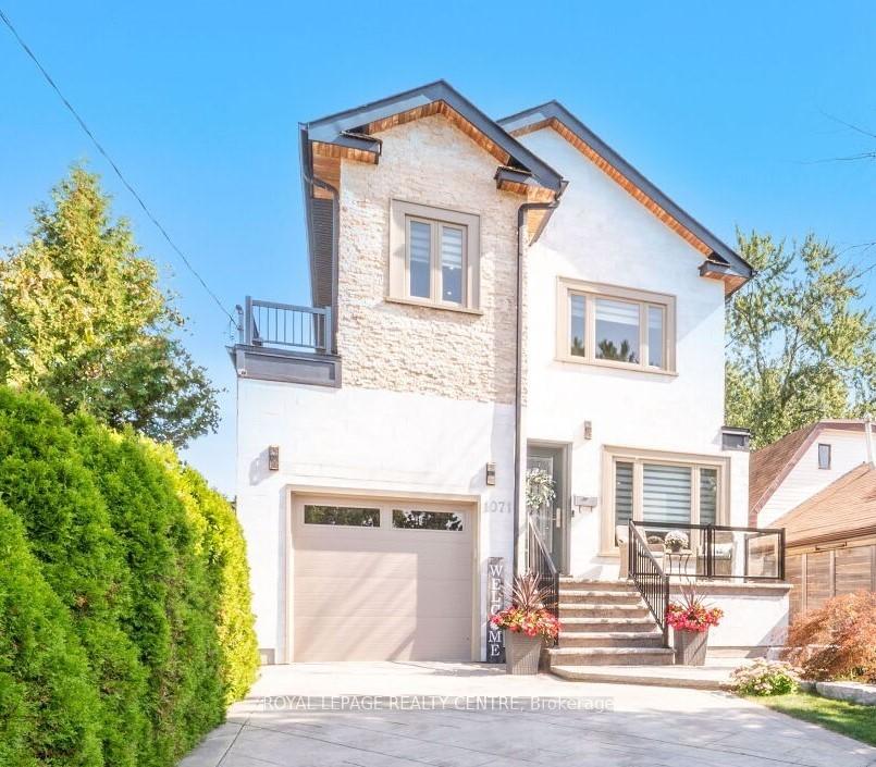 1071 Westmount Avenue, Mississauga, ON L5E 1X5
