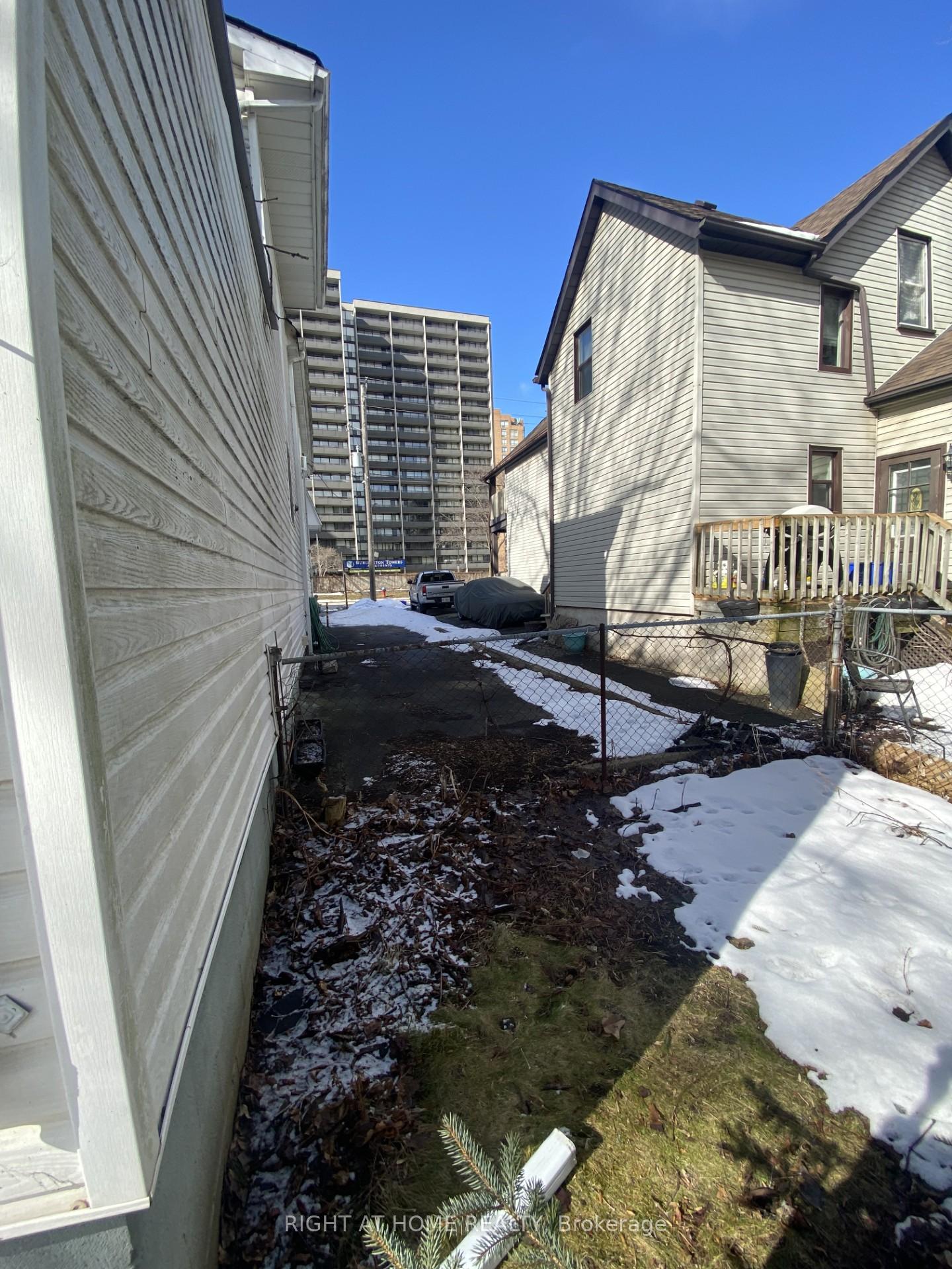 1286 Ontario Street, Burlington — photo 5 of 5